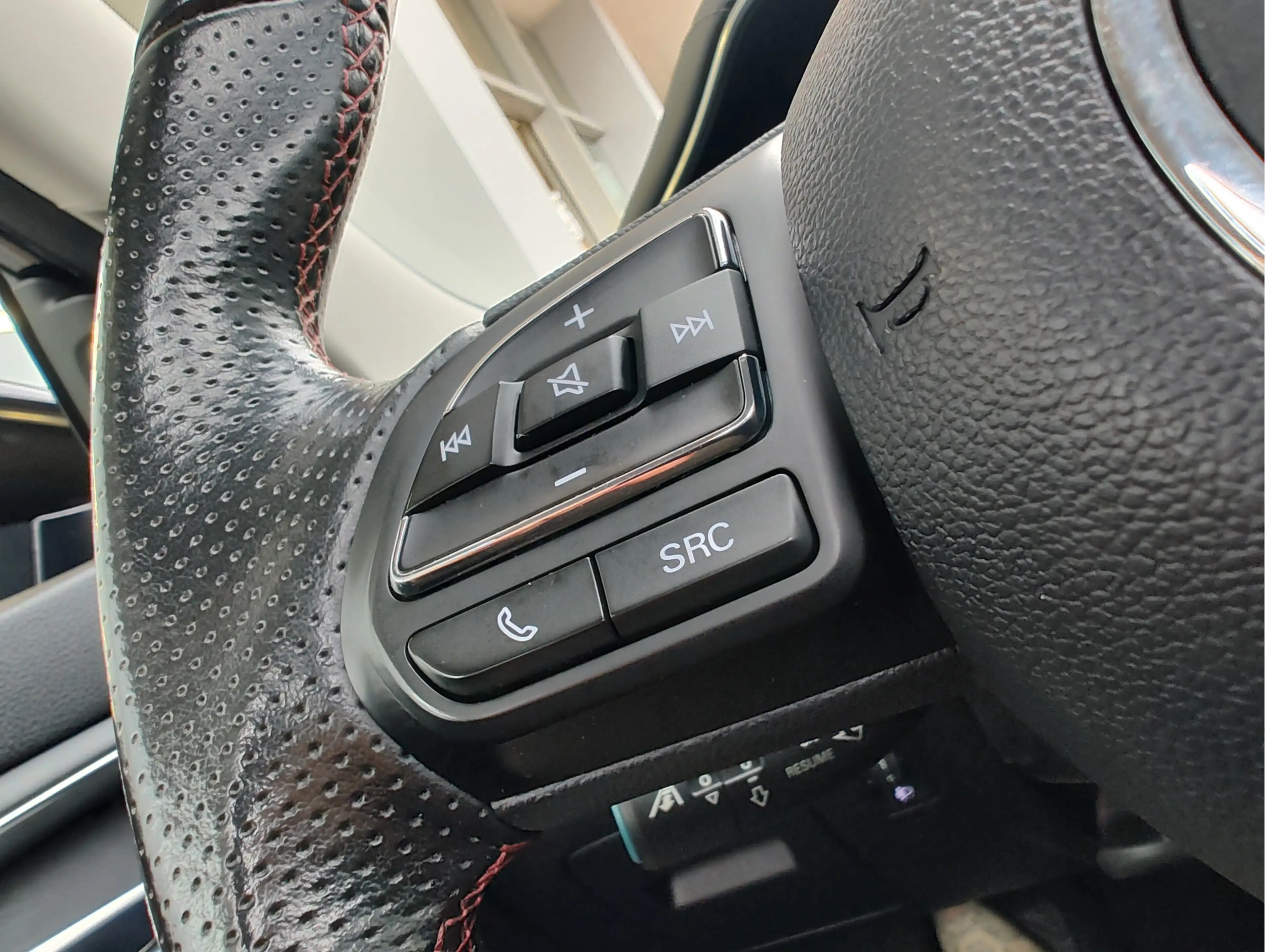 MG EHS 1.5 TGDI PHEV HYBRID LUXURY Open dak | Leder | 360 — photo 24