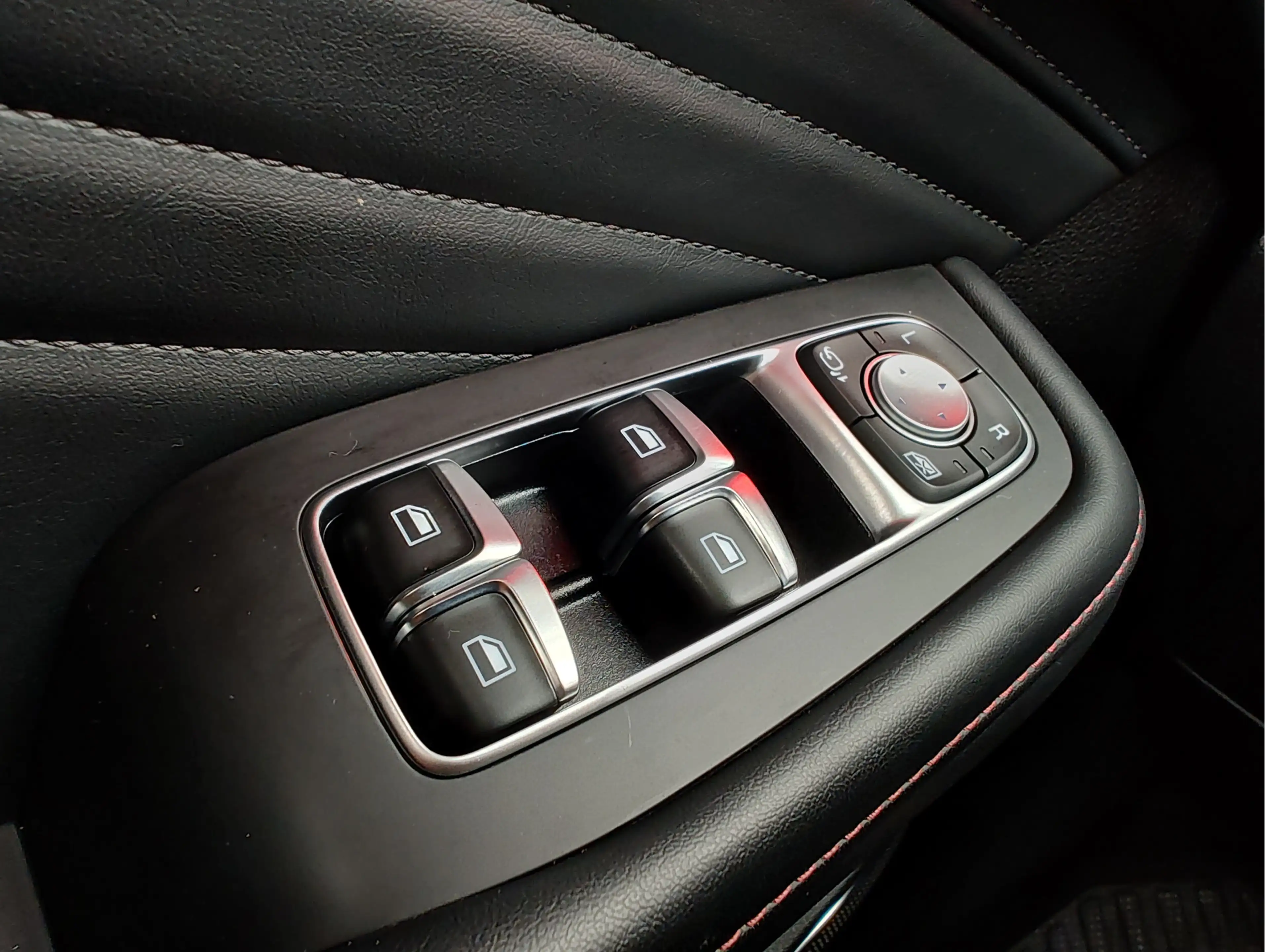 MG EHS 1.5 TGDI PHEV HYBRID LUXURY Open dak | Leder | 360 — photo 26