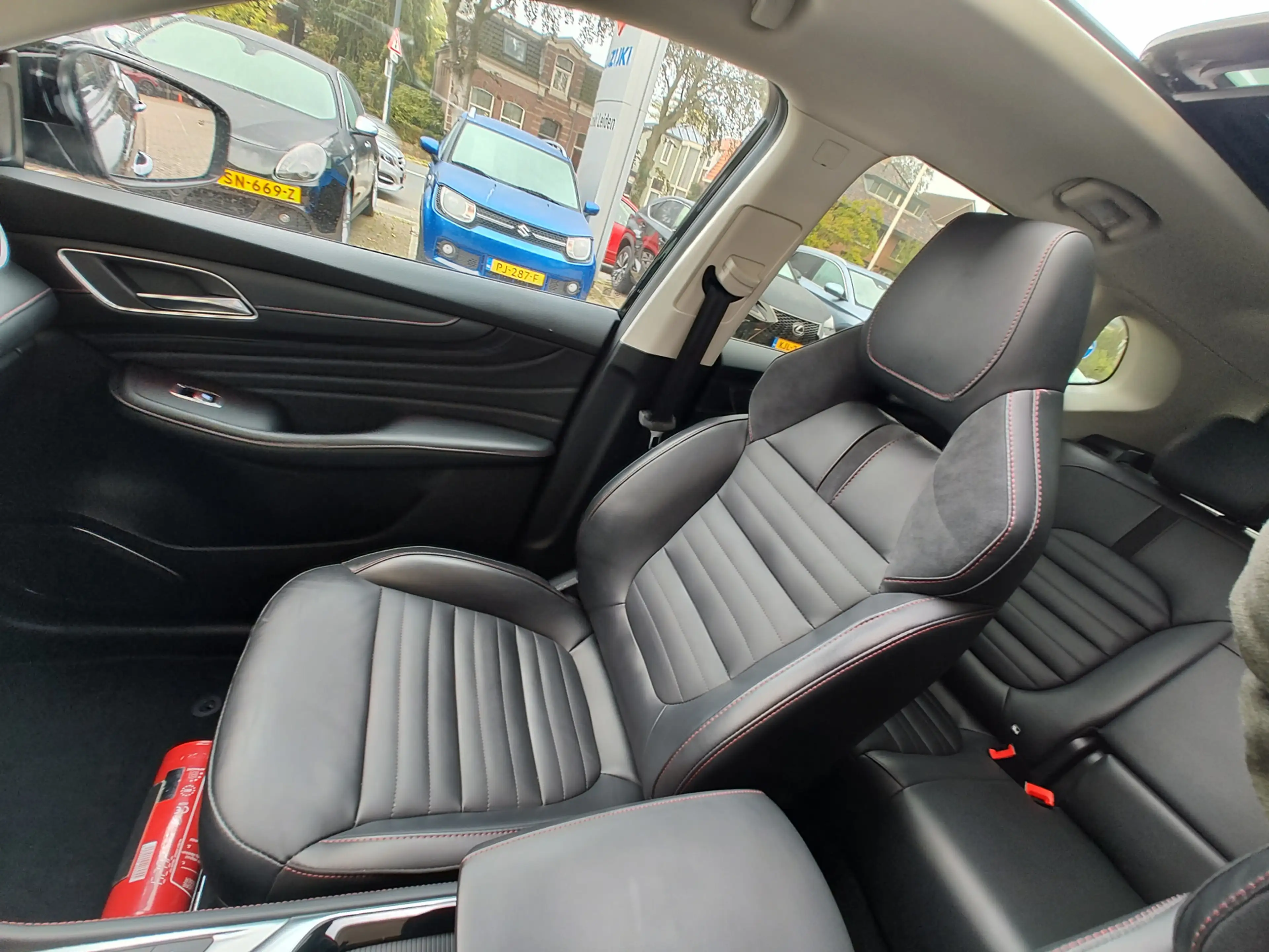 MG EHS 1.5 TGDI PHEV HYBRID LUXURY Open dak | Leder | 360 — photo 30