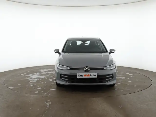 Volkswagen Golf view 3