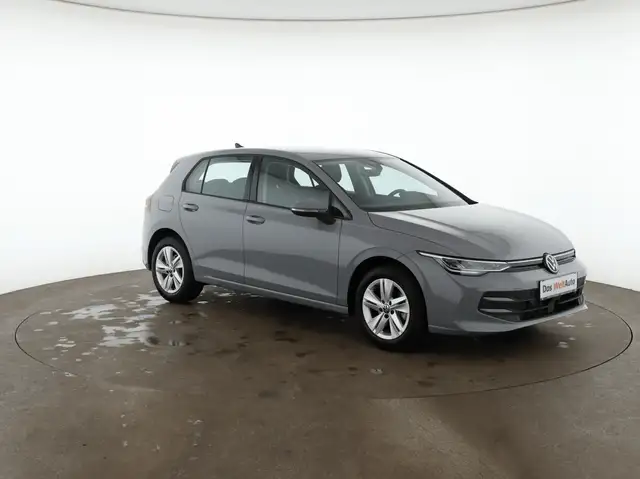 Volkswagen Golf view 2