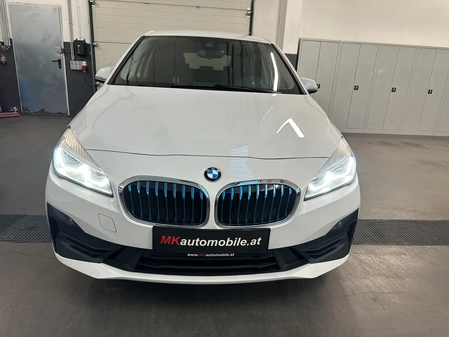 BMW 225 225 xe Advantage * ALLRAD - HYBRID - AUTOMATIK * Weiß - 2