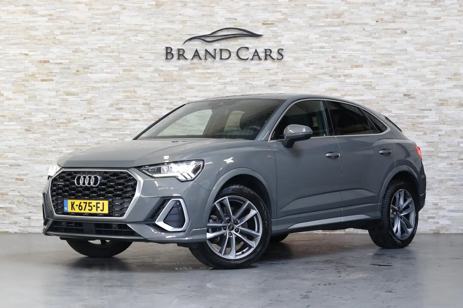 Audi Q3 Sportback 45 TFSI quattro edition one | 2X S LINE Grijs - 1