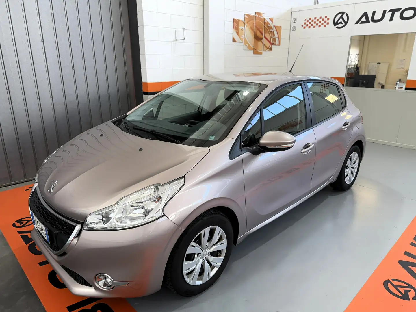 Peugeot 208 1.2 - 82 CV Active+Neo Patentati!Distribuzione Ok Argento - 1