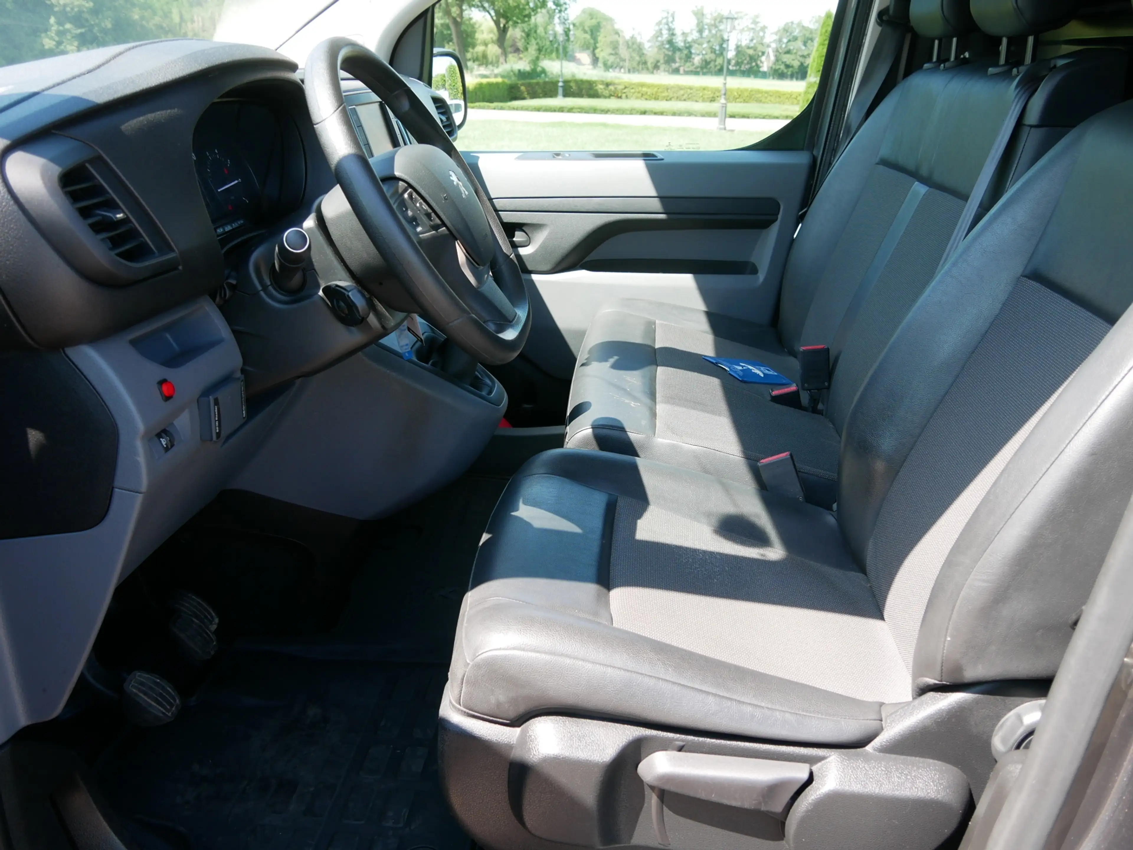 Peugeot Expert 1.5 BlueHDI 120 Standard Pro AC NAVI ** 9999 EX BT — photo 12