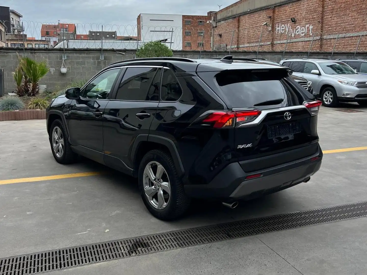 Toyota RAV 4 ONLY FOR EXPORT OUT OF EUROPE Black - 2