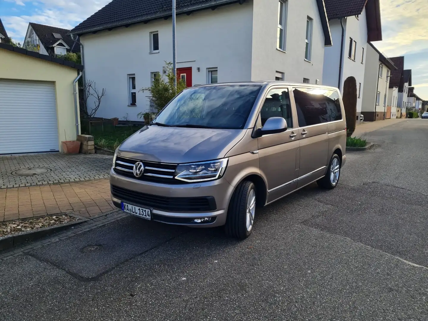 Volkswagen T6 Multivan Multivan DSG Comfortline TOP Beige - 2