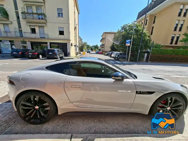 Jaguar F-Type view 5