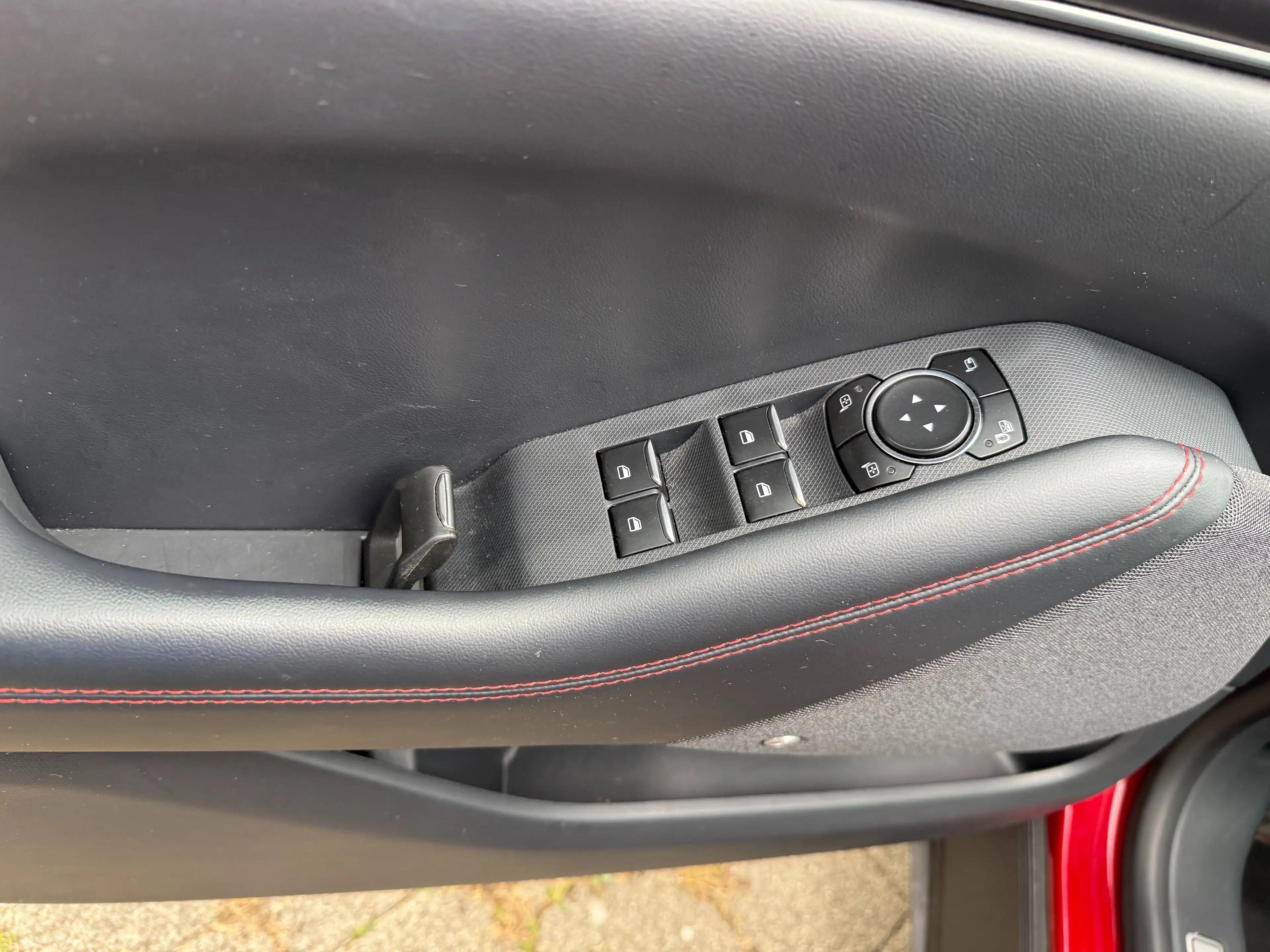 Ford Mustang Mach-E Premium — photo 10