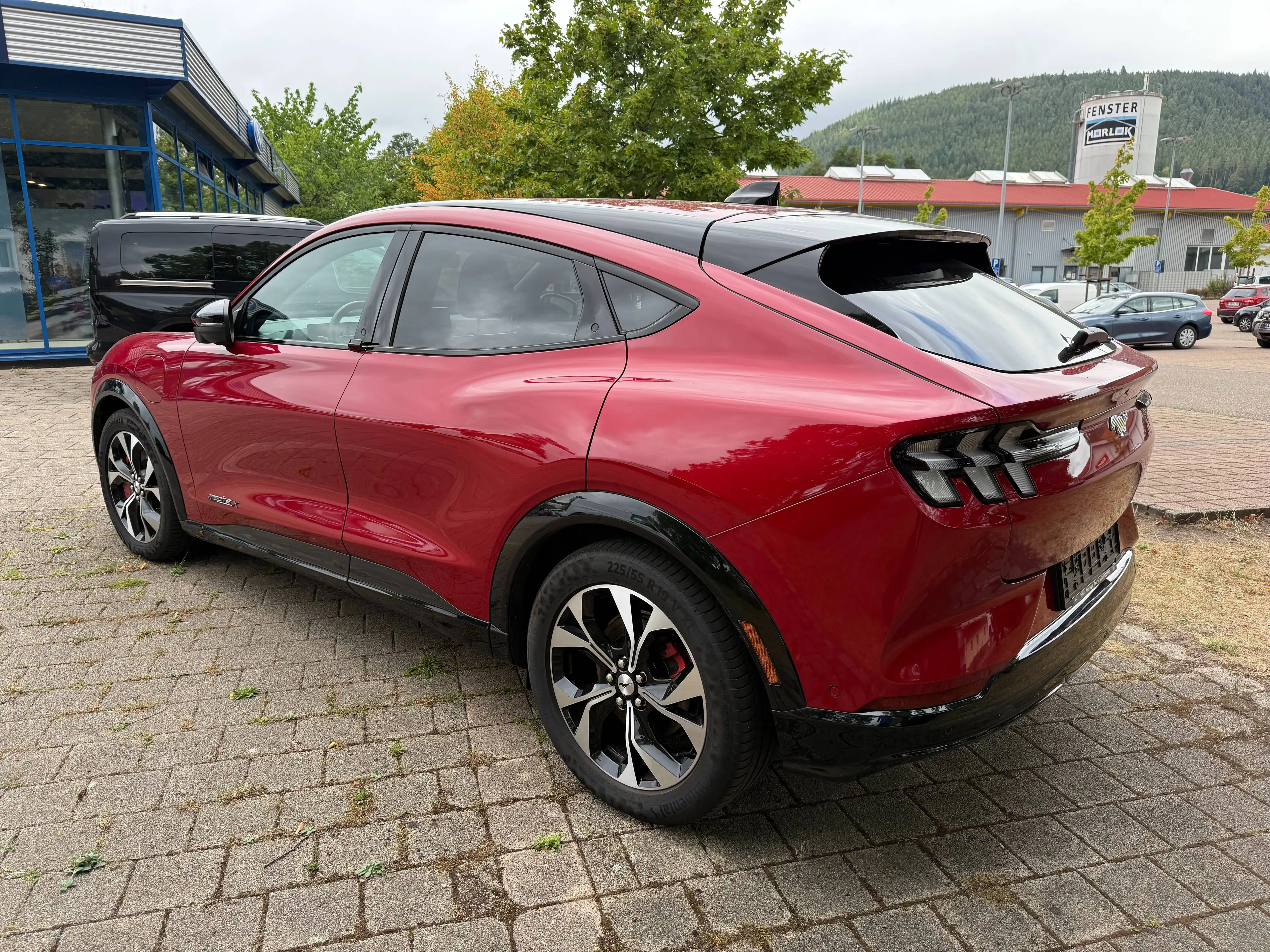 Ford Mustang Mach-E Premium — photo 4