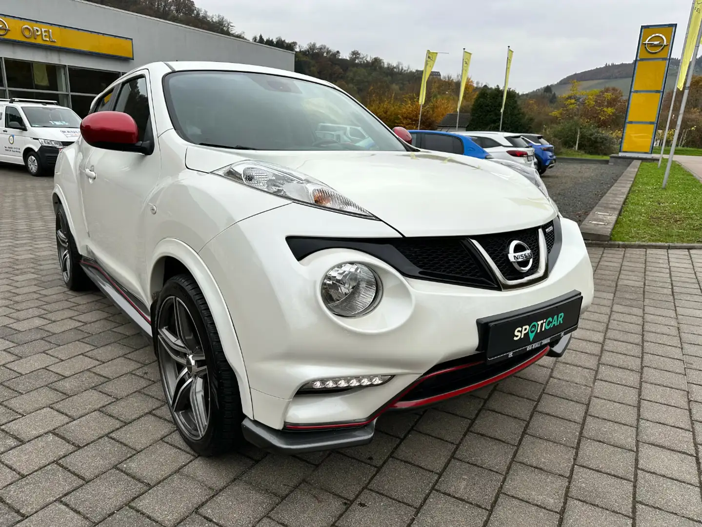 Nissan Juke 1.6 DIG-T Nismo Weiß - 1