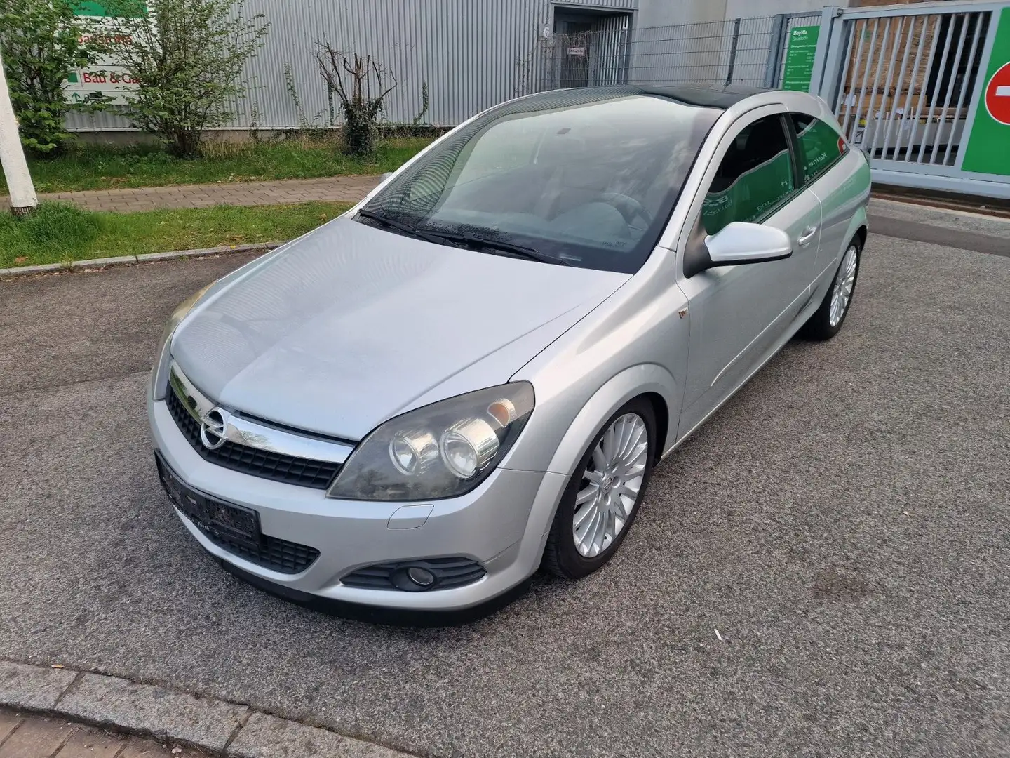 Opel Astra H GTC Cosmo Argent - 1