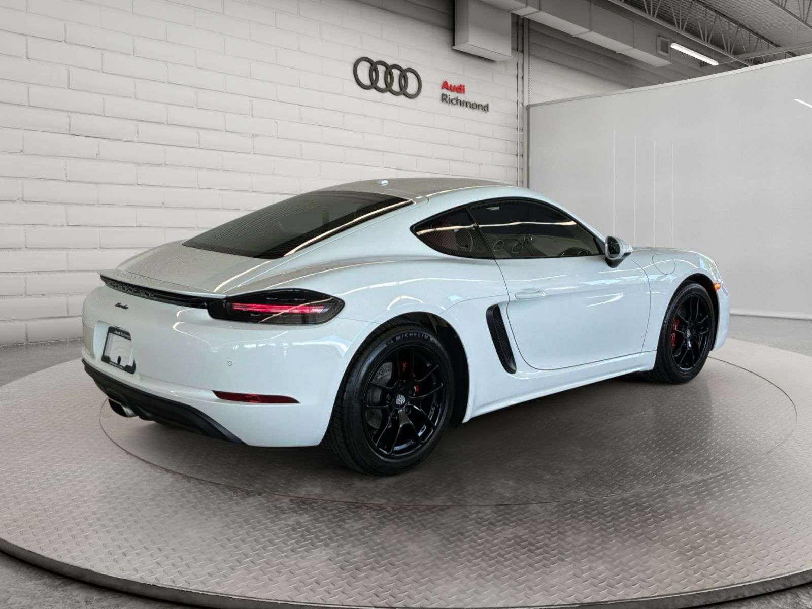 2017 Porsche Cayman 2dr Cpe — снимка 1