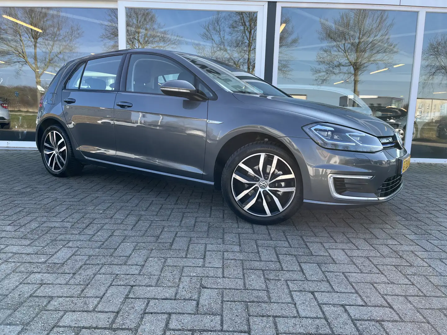 Volkswagen e-Golf E-DITION 50% deal 6.725,- ACTIE Virtiual Display / Gris - 1