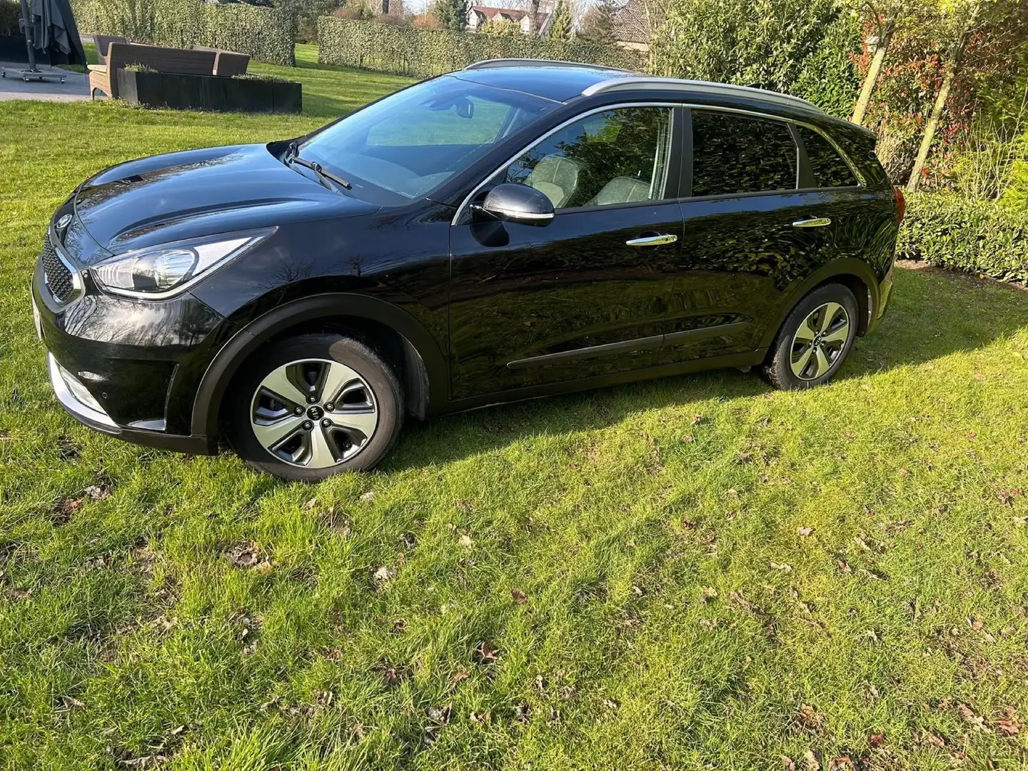 Kia Niro 1.6 GDI PHEV 2WD Aut. Vision - 2