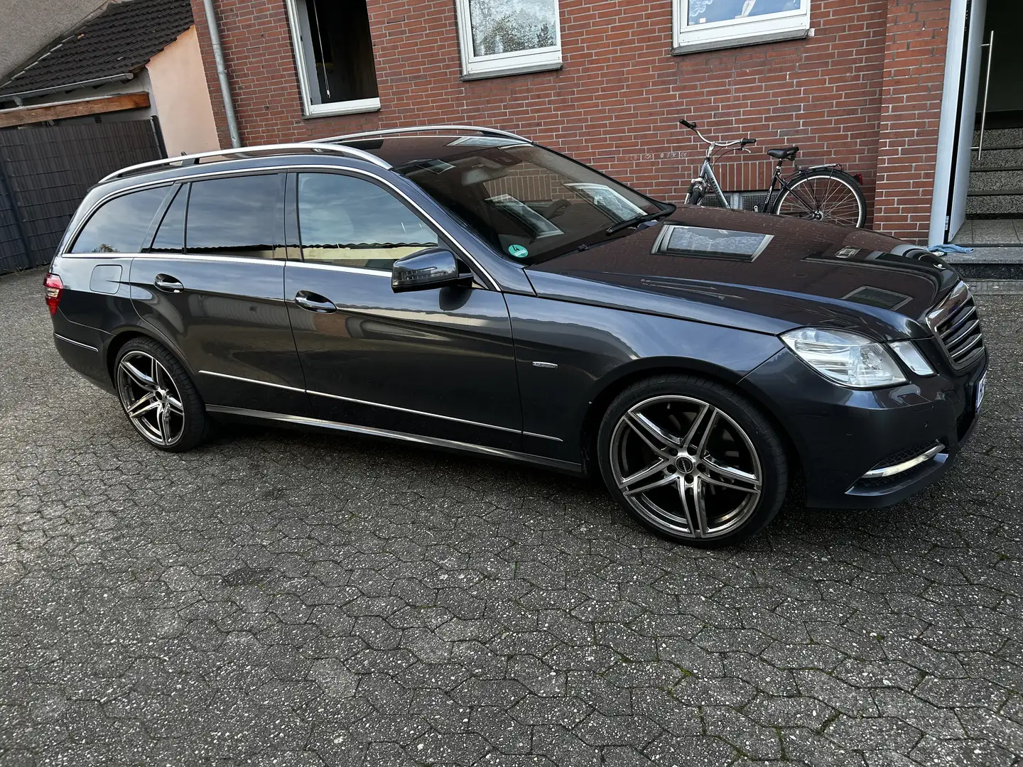 Mercedes-Benz E 300 T CDI DPF BlueEFFICIENCY 7G-TRONIC Avantgarde - 2