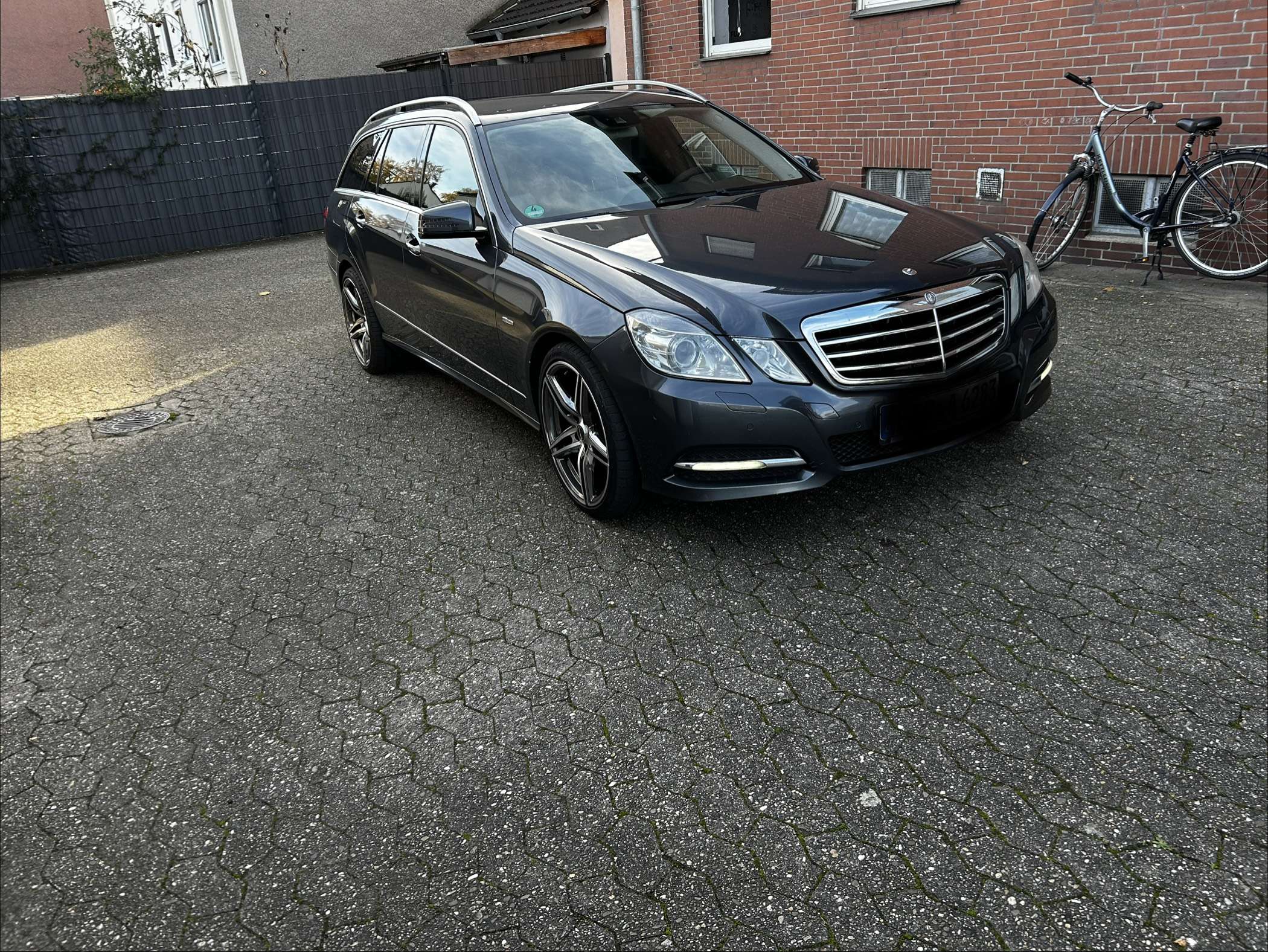 Second hand Mercedes Benz E-Class 300