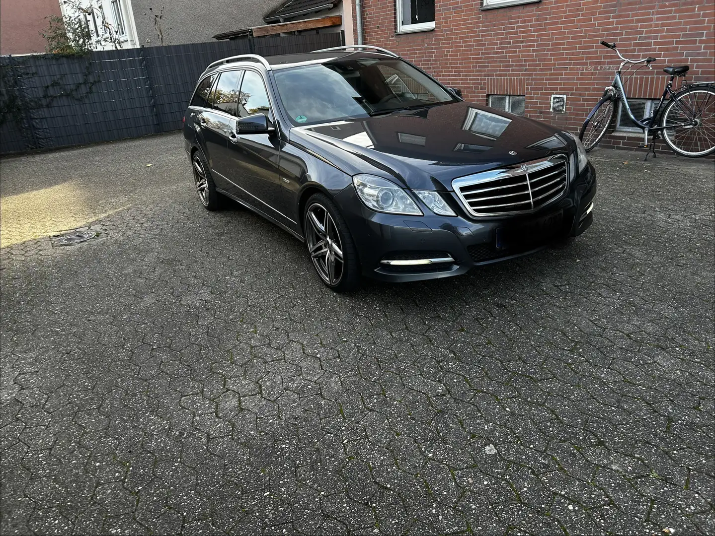 Mercedes-Benz E 300 T CDI DPF BlueEFFICIENCY 7G-TRONIC Avantgarde - 1