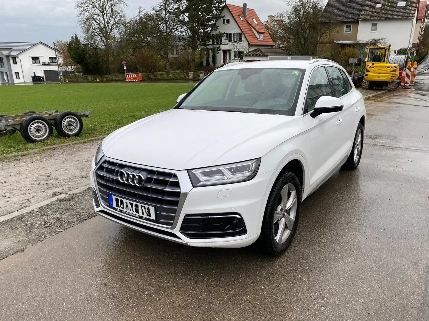 Audi Q5 40 TDI quattro S tronic sport Weiß - 1