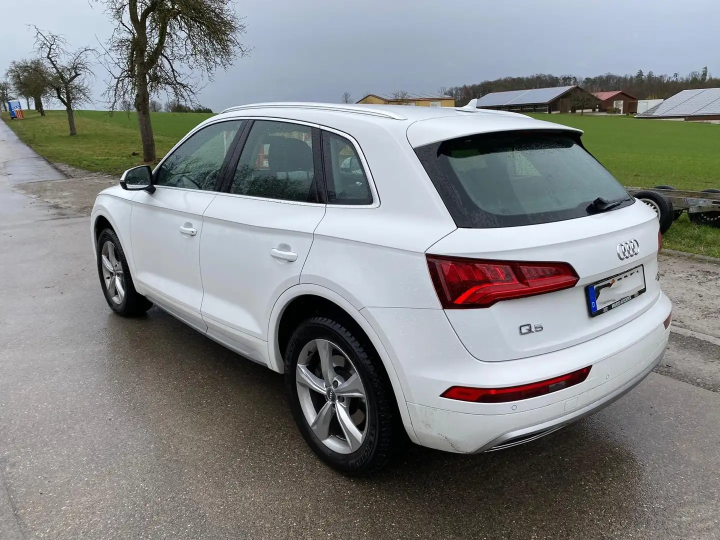 Audi Q5 40 TDI quattro S tronic sport Weiß - 2