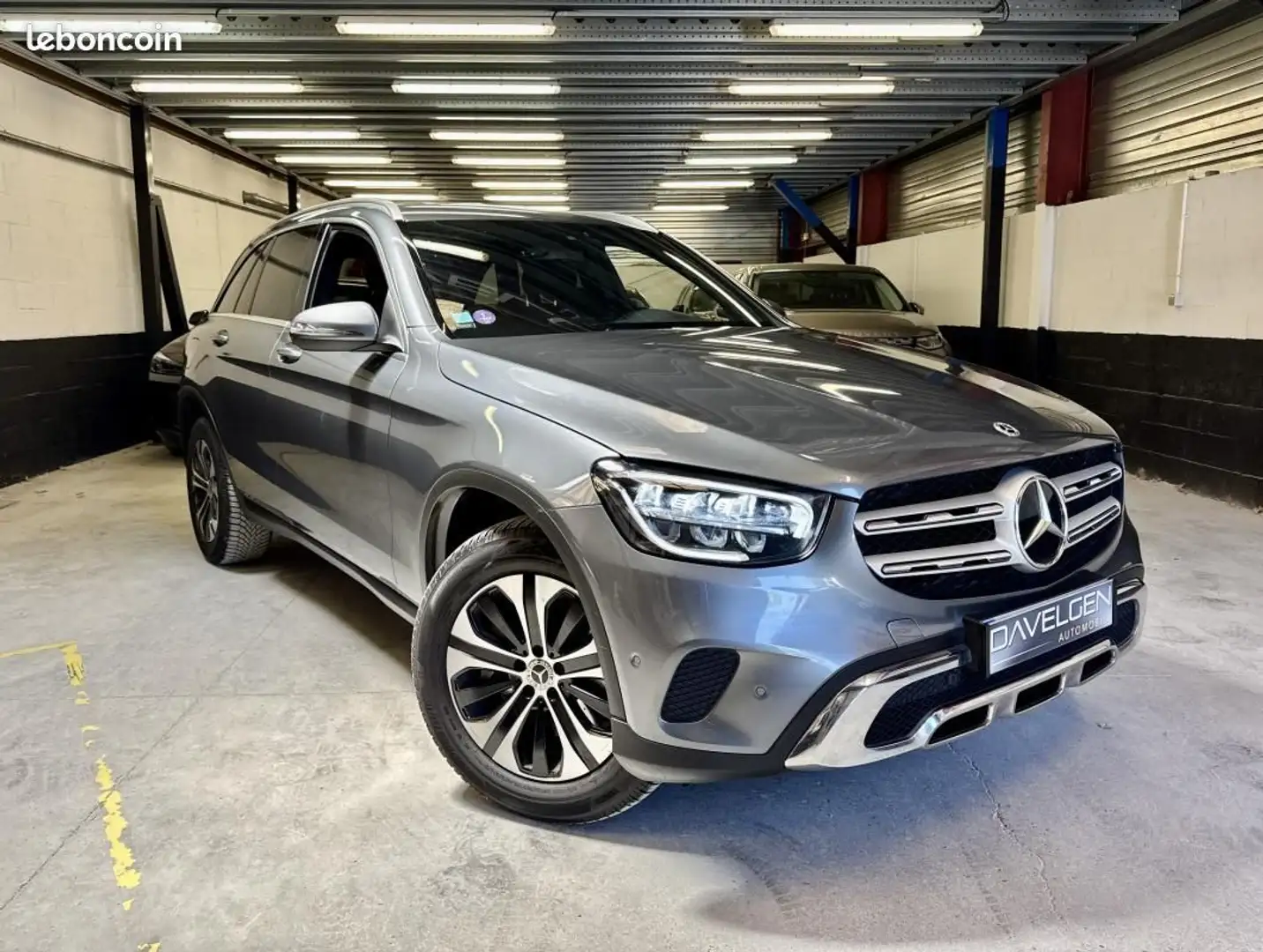 Mercedes-Benz CLS 300 Classe Mercedes 300e 300 e Hybrid PHEV 211+122ch 3 Gris - 1