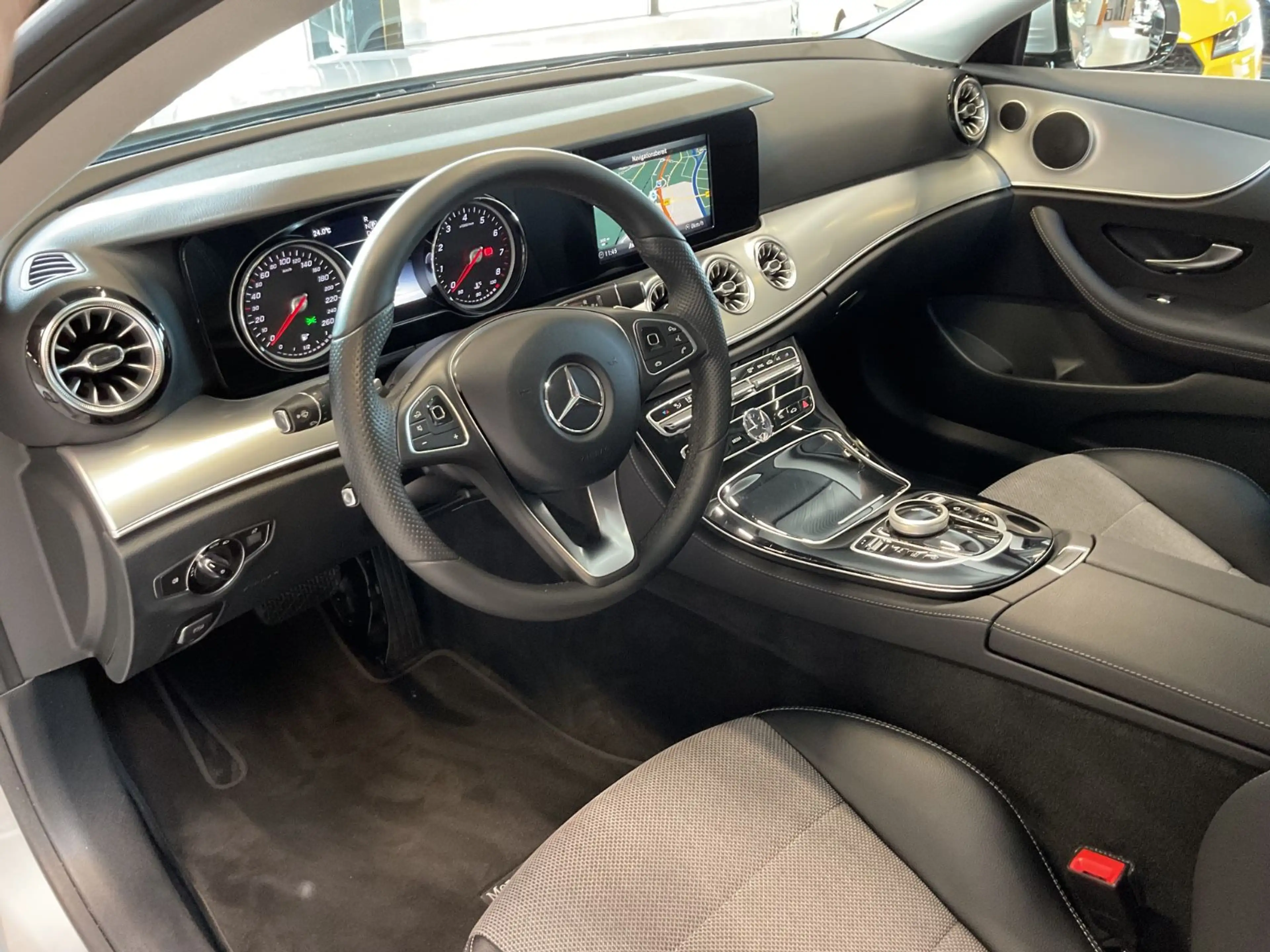 Mercedes-Benz E 400 4M Avantgarde Rentner Fzg 1.Hand nur 32TKM — photo 13