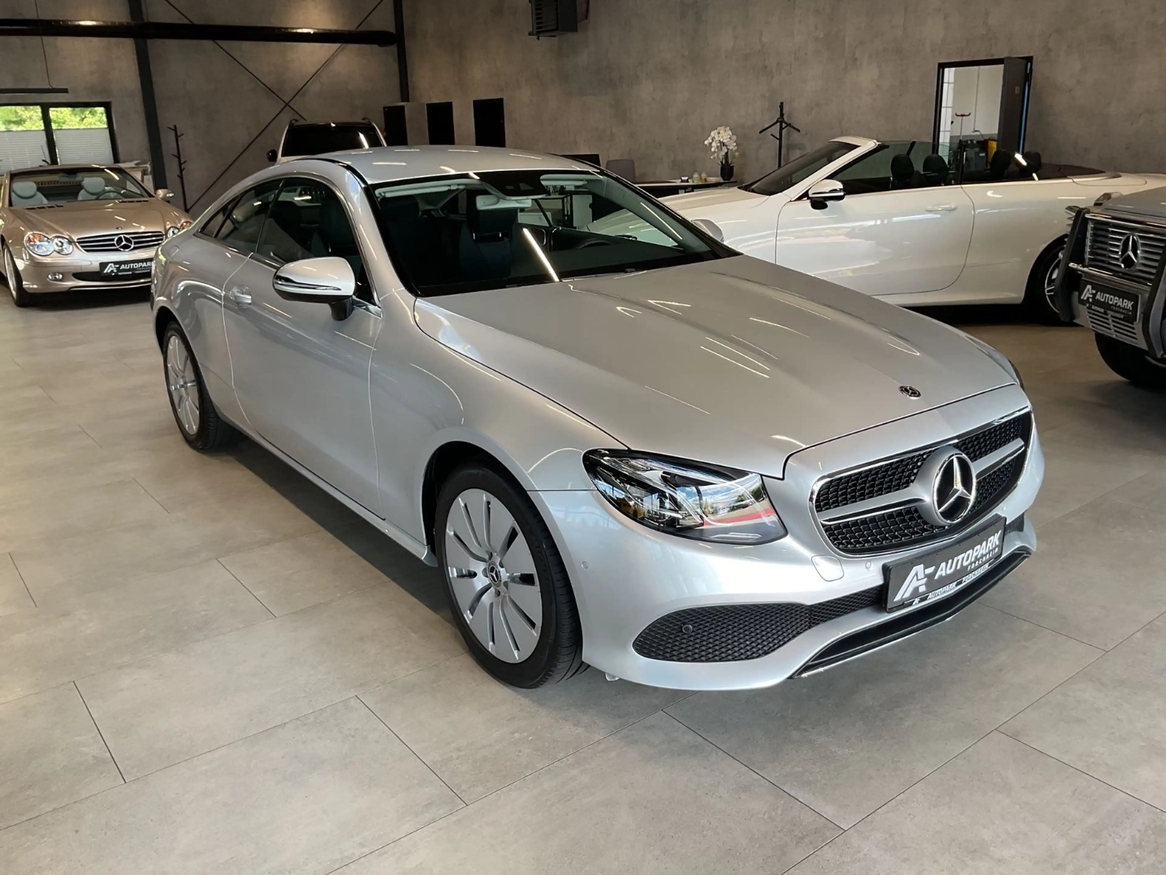 Mercedes-Benz E 400 4M Avantgarde Rentner Fzg 1.Hand nur 32TKM — photo 3