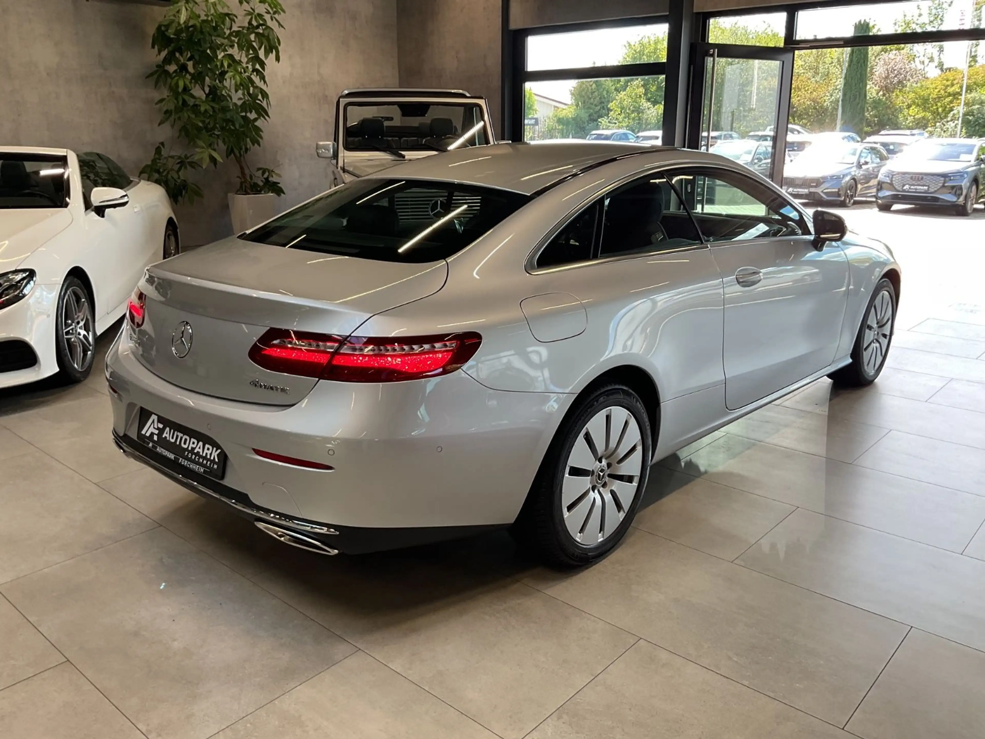 Mercedes-Benz E 400 4M Avantgarde Rentner Fzg 1.Hand nur 32TKM — photo 4