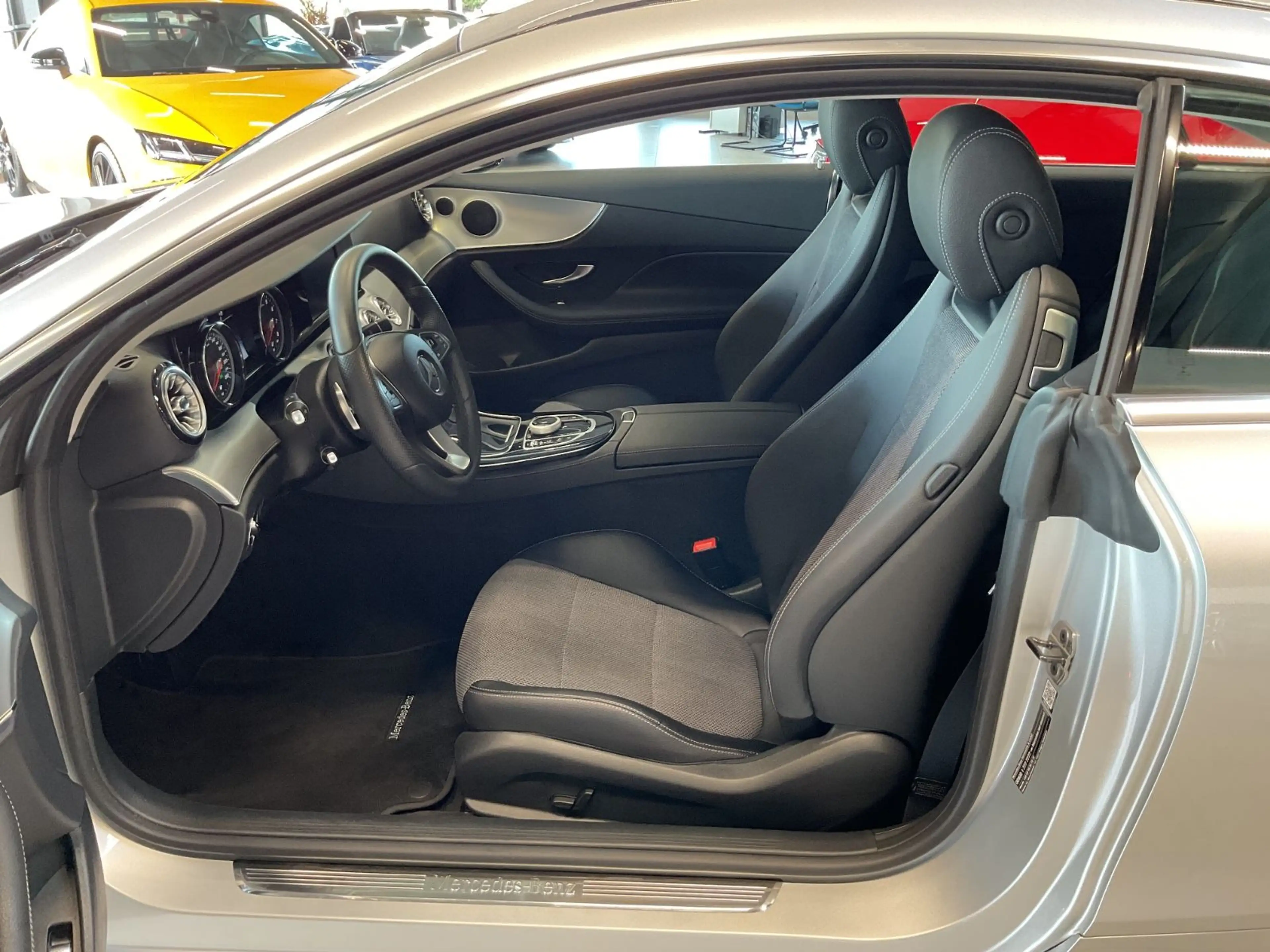 Mercedes-Benz E 400 4M Avantgarde Rentner Fzg 1.Hand nur 32TKM — photo 6