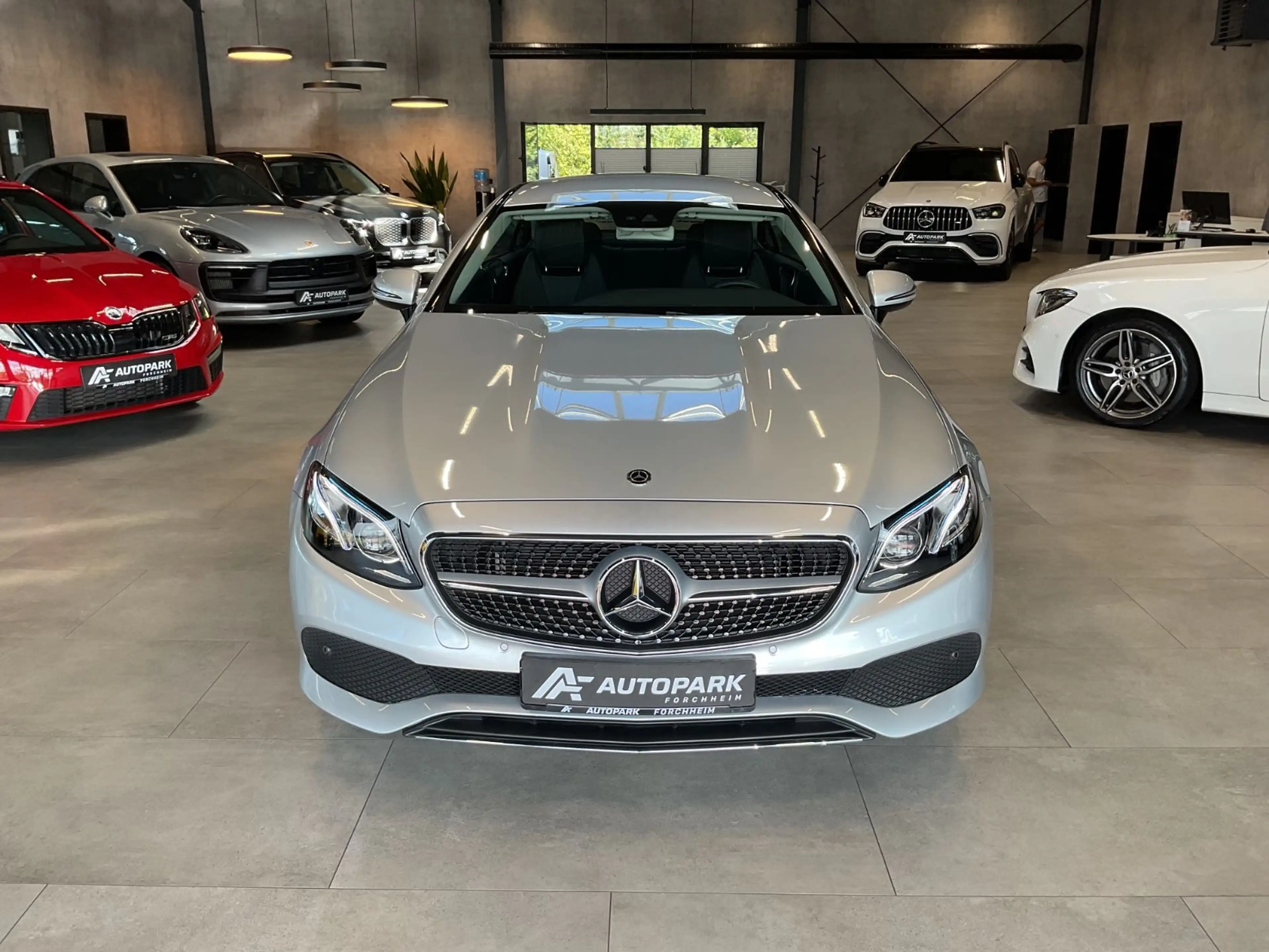 Mercedes-Benz E 400 4M Avantgarde Rentner Fzg 1.Hand nur 32TKM — photo 2