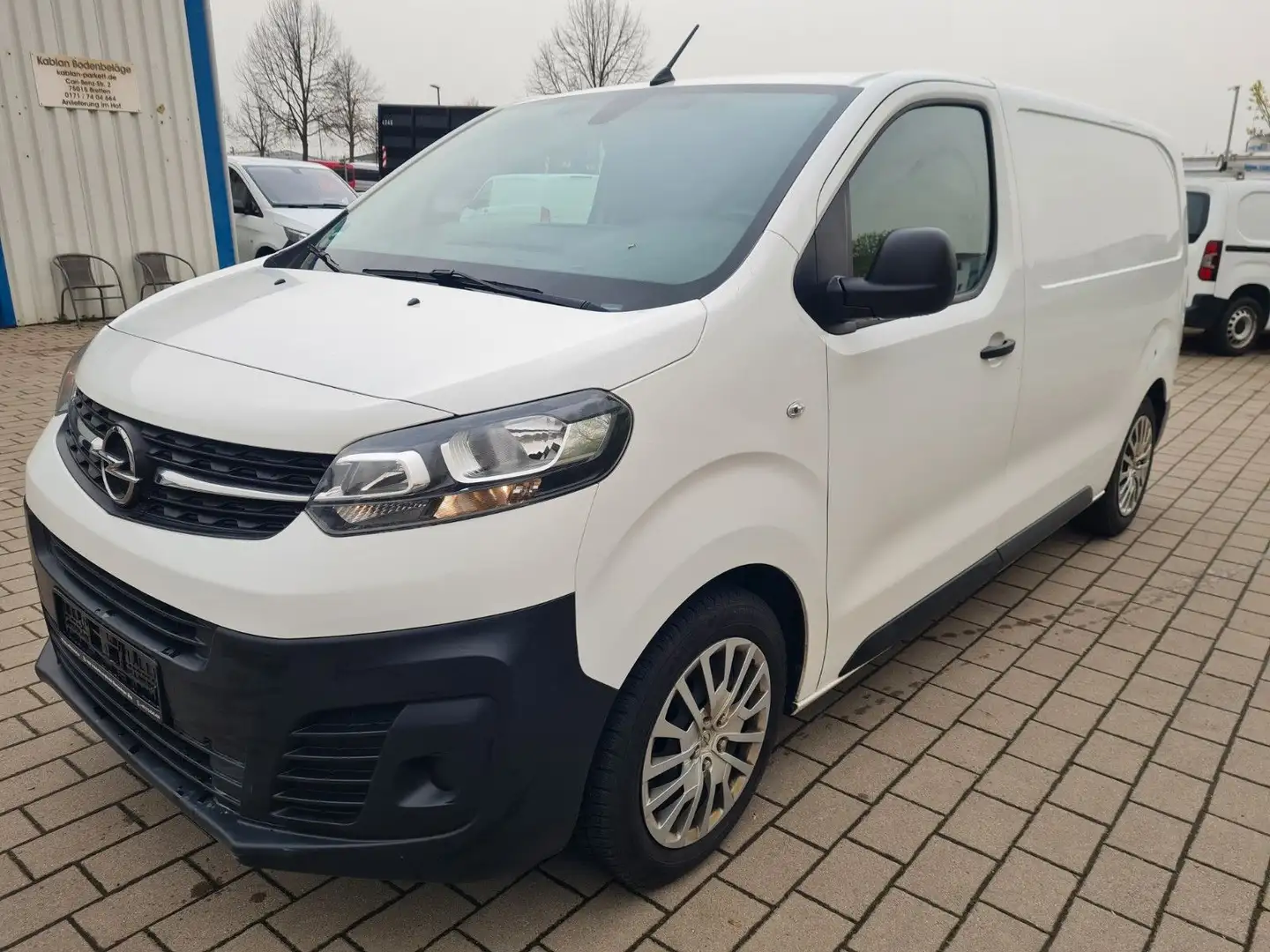 Opel Vivaro Kasten Edition L2 mod.22 Regalb. Weiß - 2