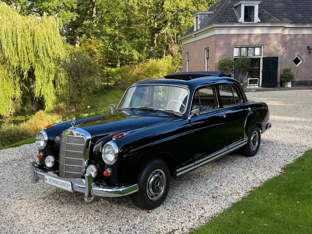 Mercedes-Benz 220 220 S Ponton 6 cilinder SCHUIFDAK Originele condit