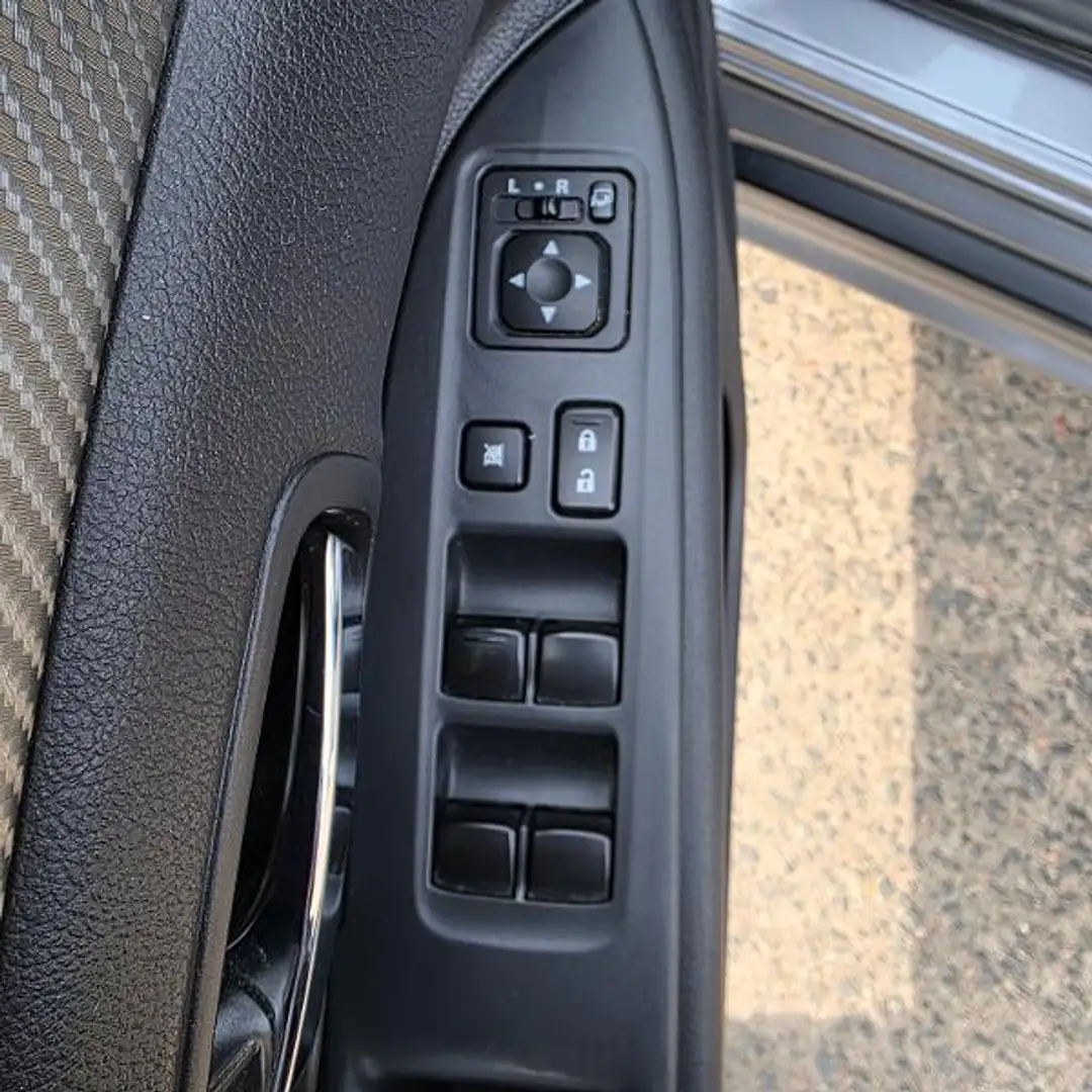 Mitsubishi Outlander 2.2 DI-D Instyle Standheizung Grau - 2