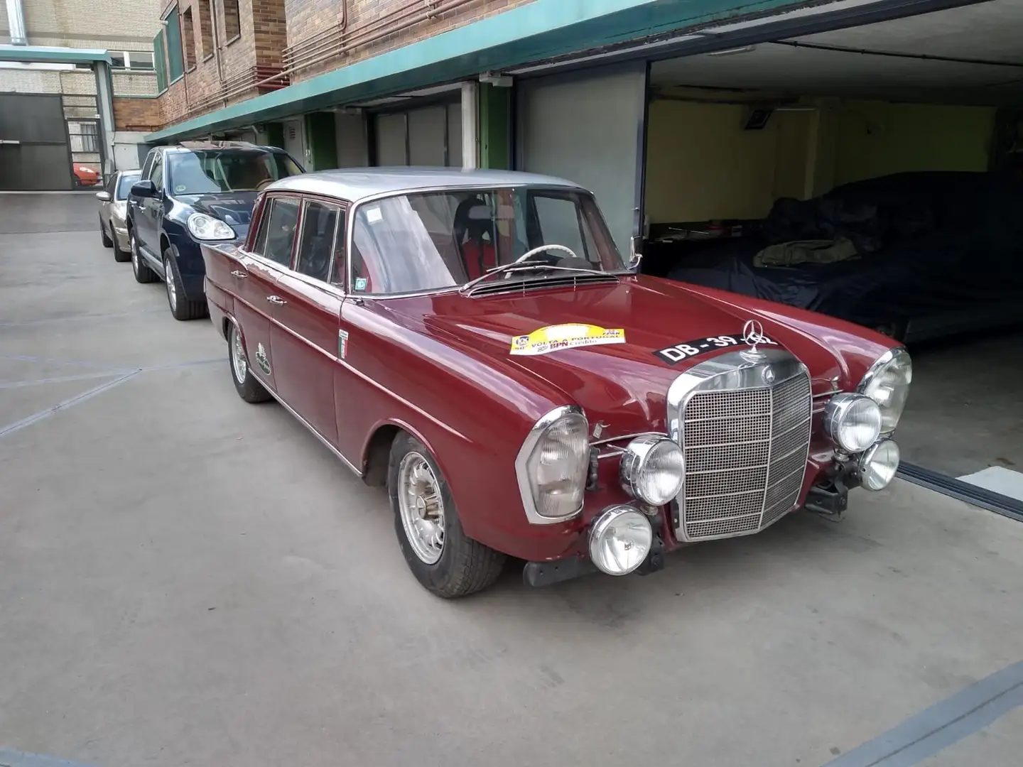 Mercedes-Benz 230 230 S Rojo - 1