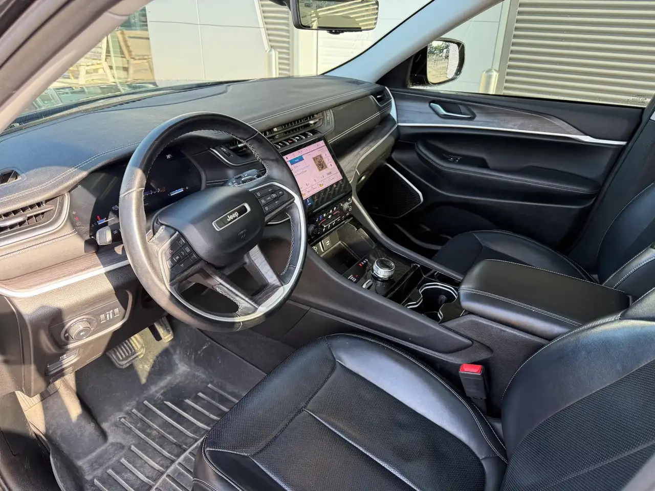Jeep Grand Cherokee снимка Jeep Grand Cherokee