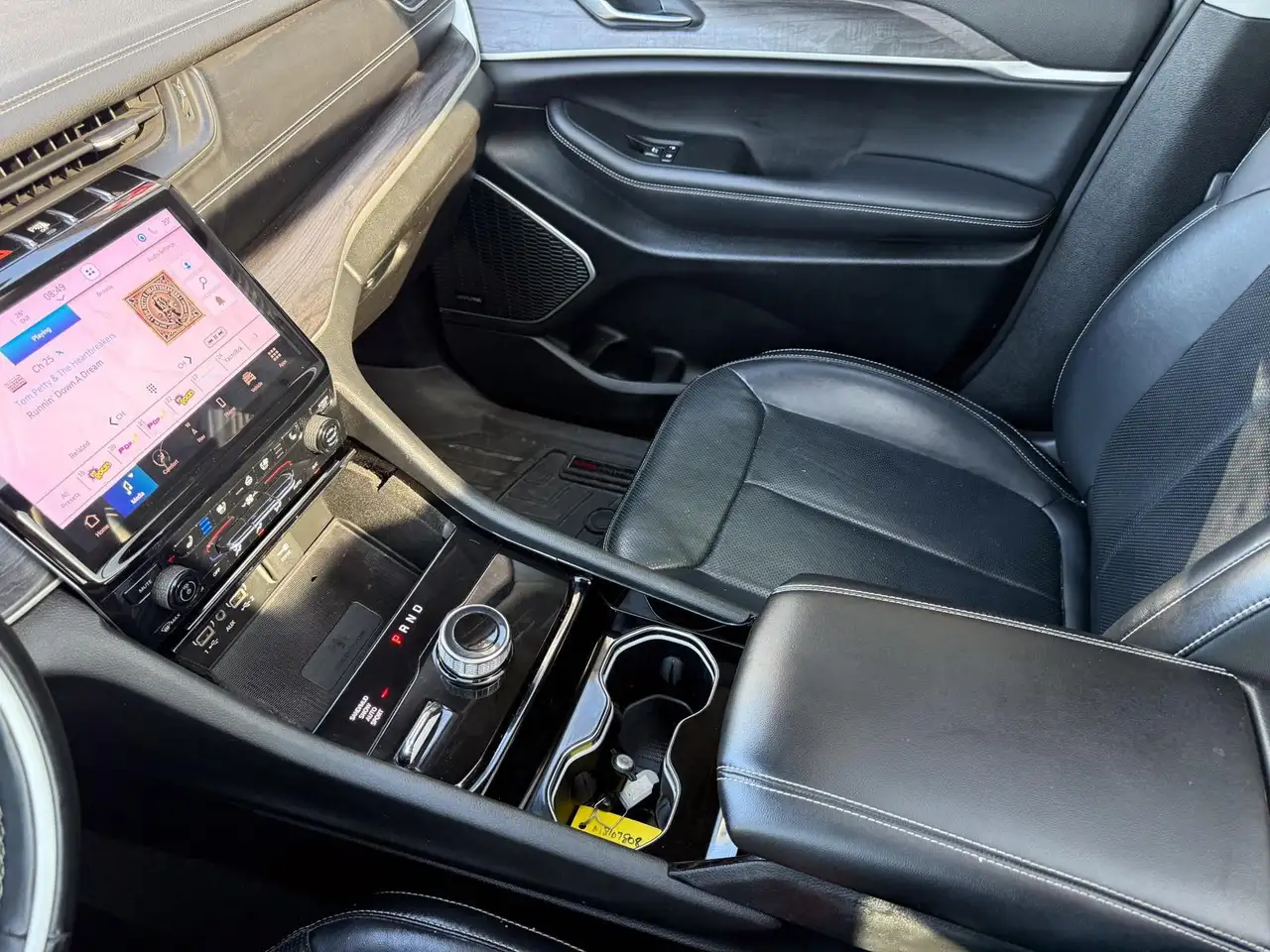 Jeep Grand Cherokee снимка Jeep Grand Cherokee