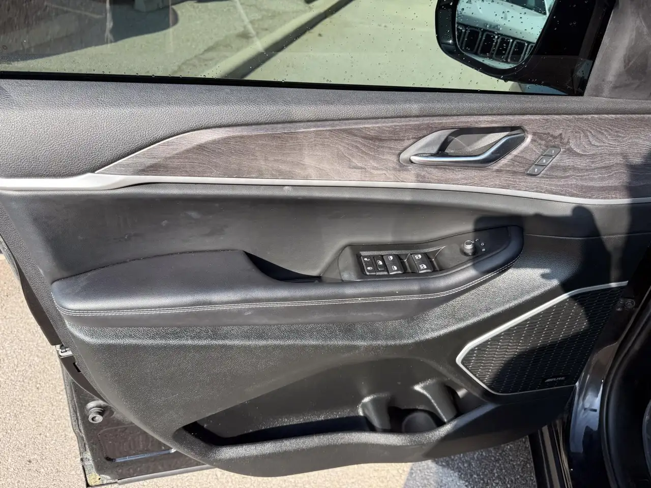 Jeep Grand Cherokee снимка Jeep Grand Cherokee