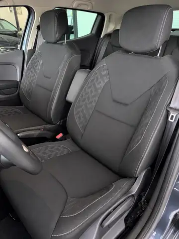 Renault Clio view 9
