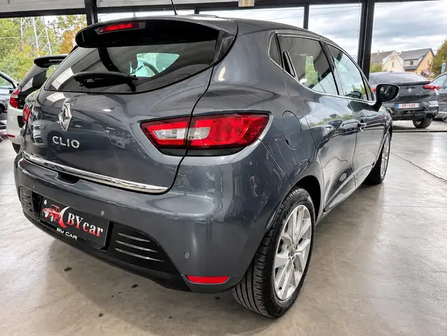 Renault Clio view 4