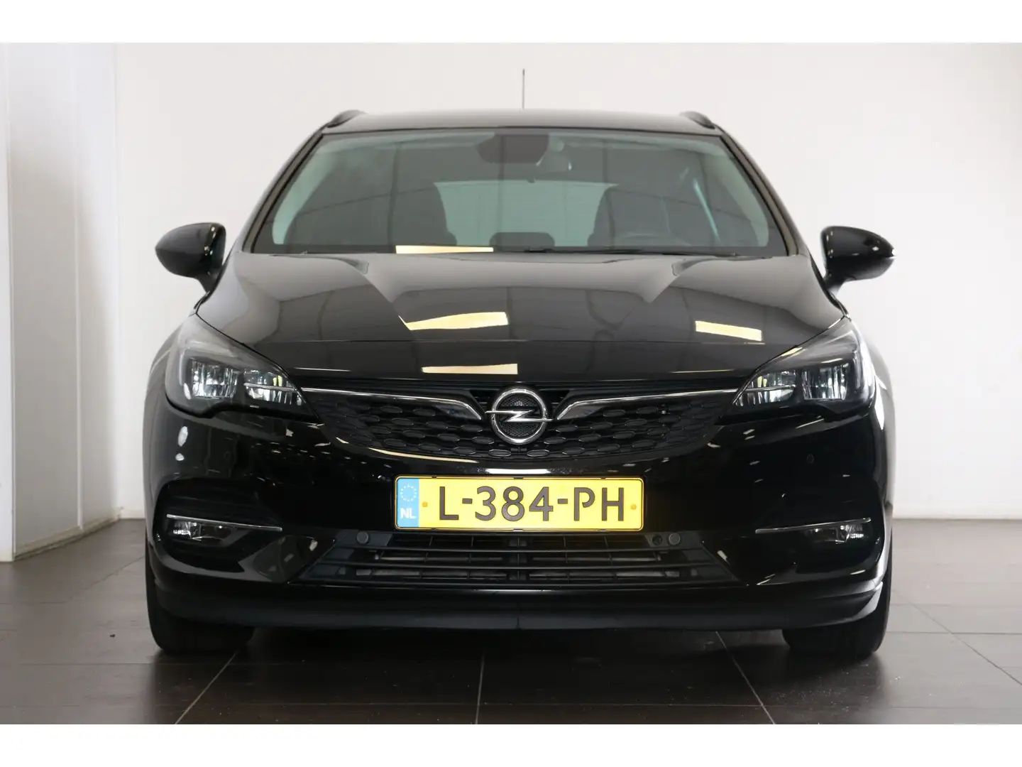 Opel Astra Sports Tourer Opel 1.2 Edition 110pk | Navigatie | Negro - 2