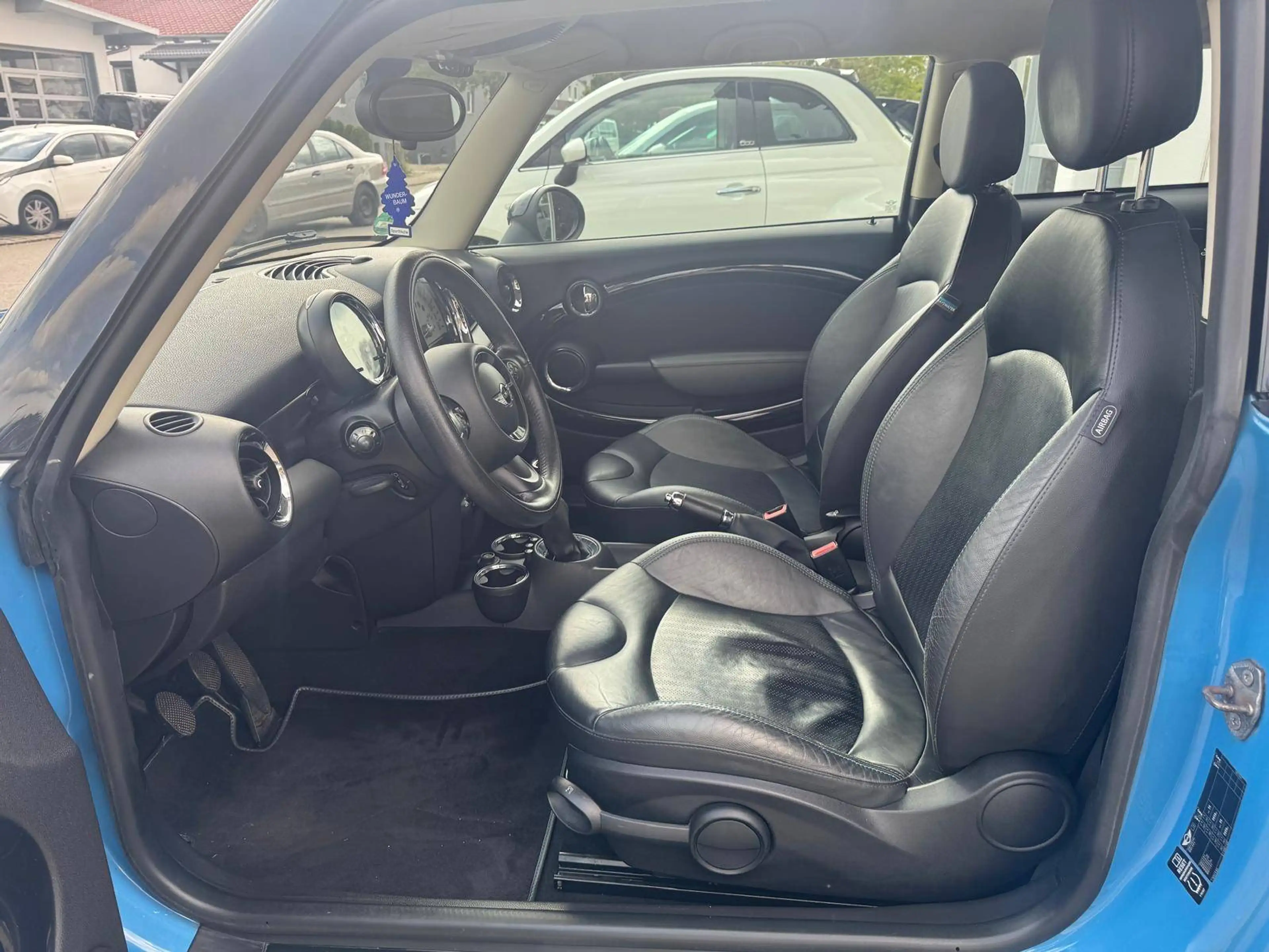 MINI One Cooper BAYSWATER-TÜV neu-Scheckheftgepflegt- — photo 9