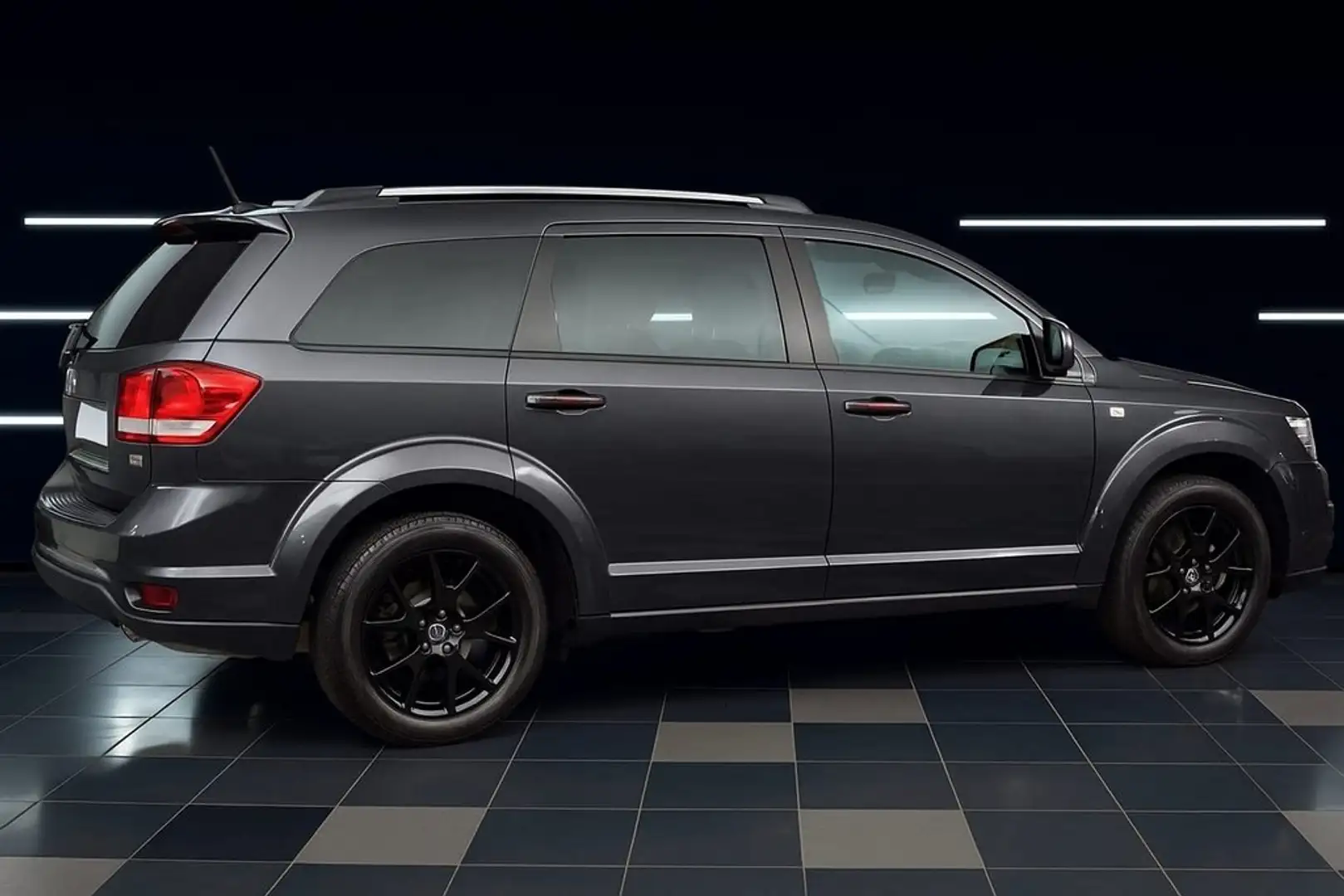 Fiat Freemont Lounge AWD 2.0 16v 170cv Diésel auto. Grijs - 1