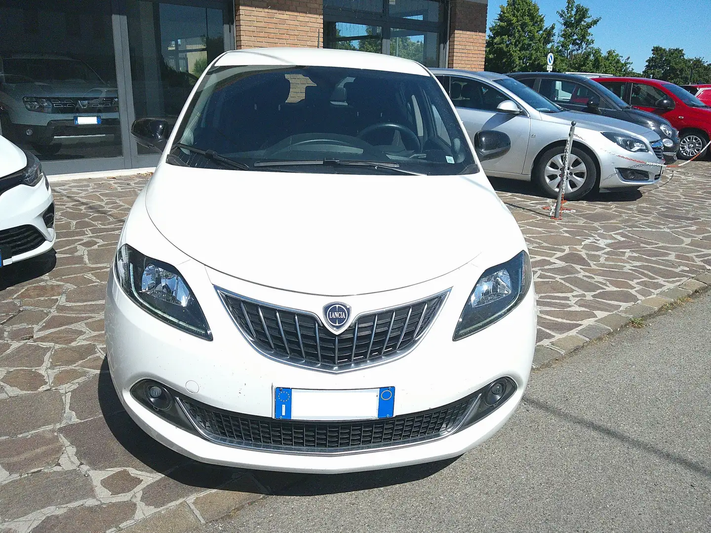 Lancia Ypsilon Ypsilon 1.2 Gold Plus Gpl 69cv 5 posti Weiß - 2