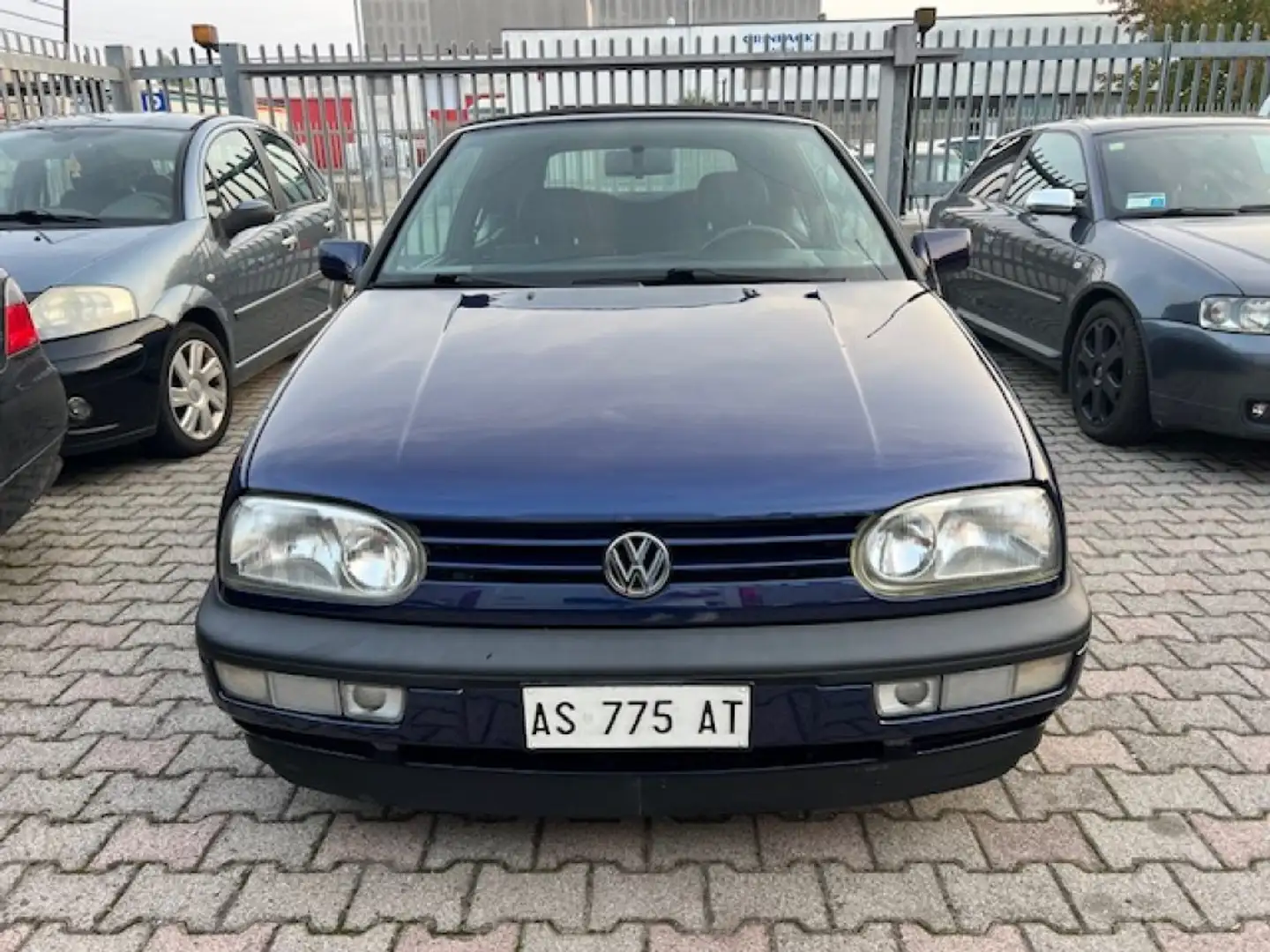 Volkswagen Golf Cabriolet 1.6 cat Sport Bleu - 2