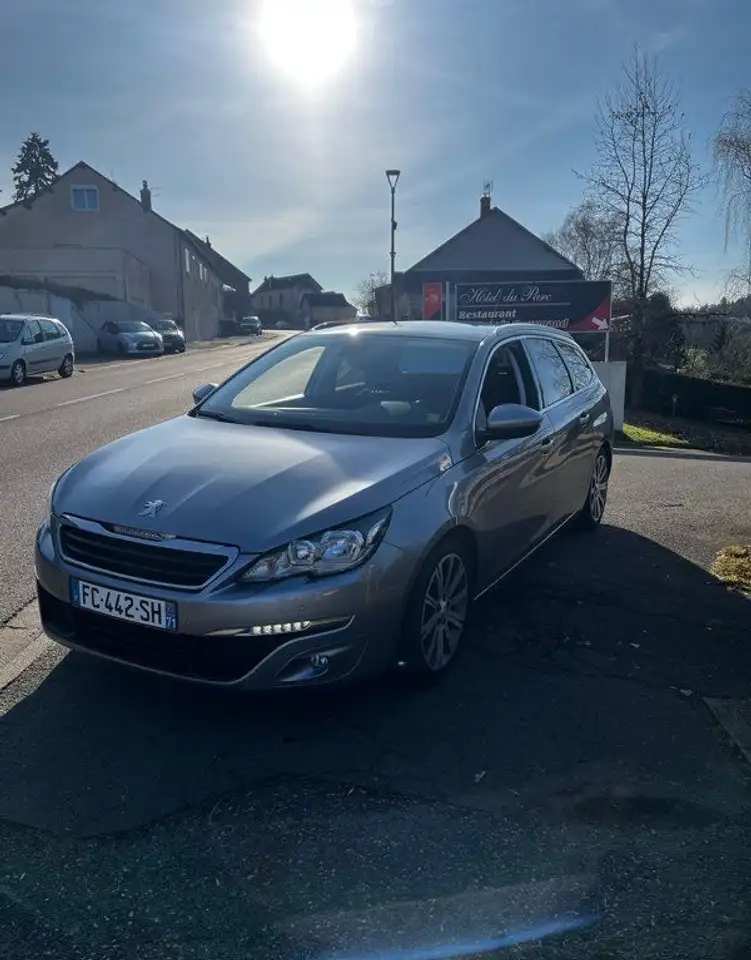 Peugeot 308 1.6 HDI 120 cv Allure cuir toit pano