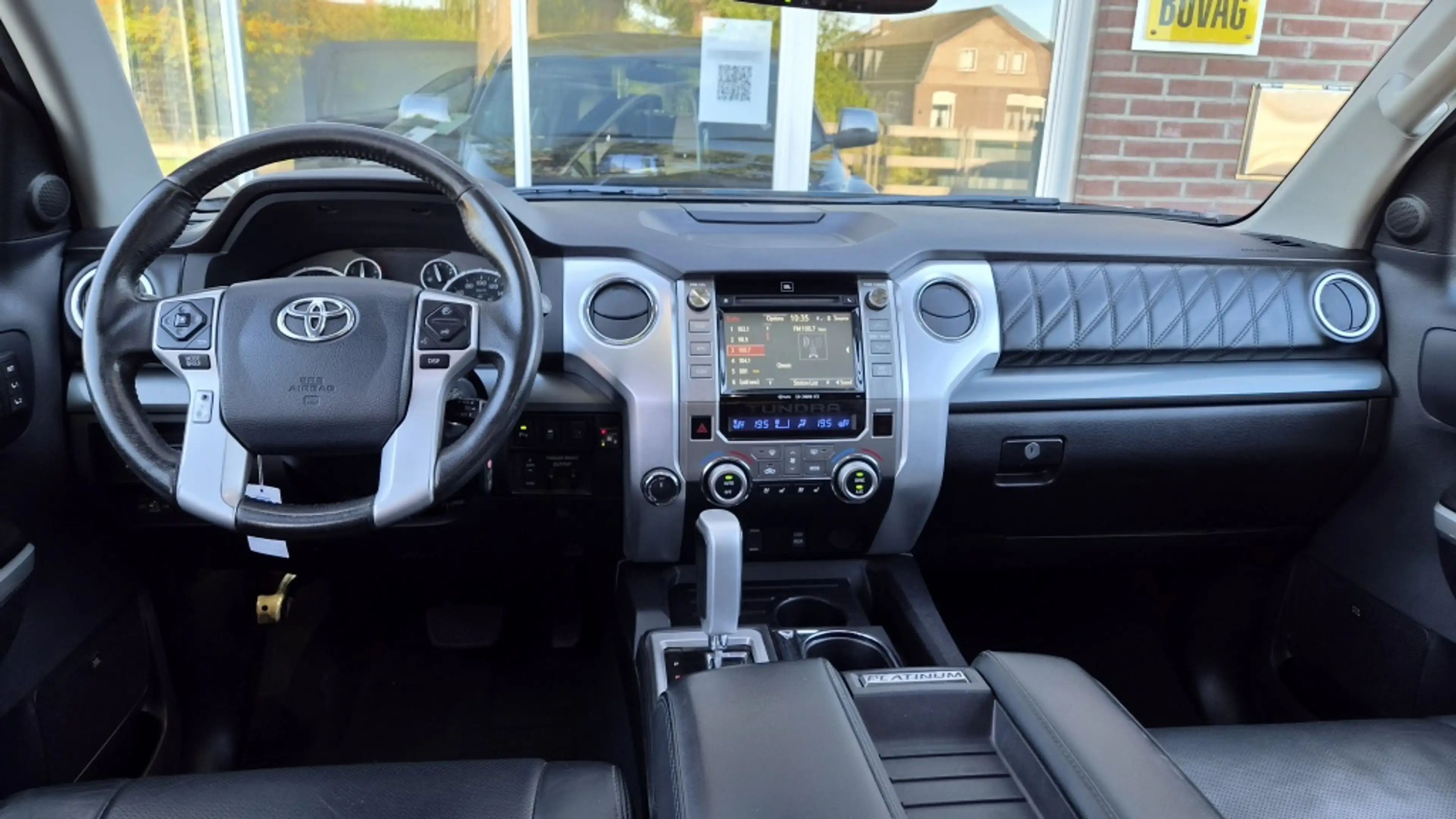Toyota Tundra 5.7 V8 CrewMax Platinum 4x4, Newst, Vol, JBL, — photo 3