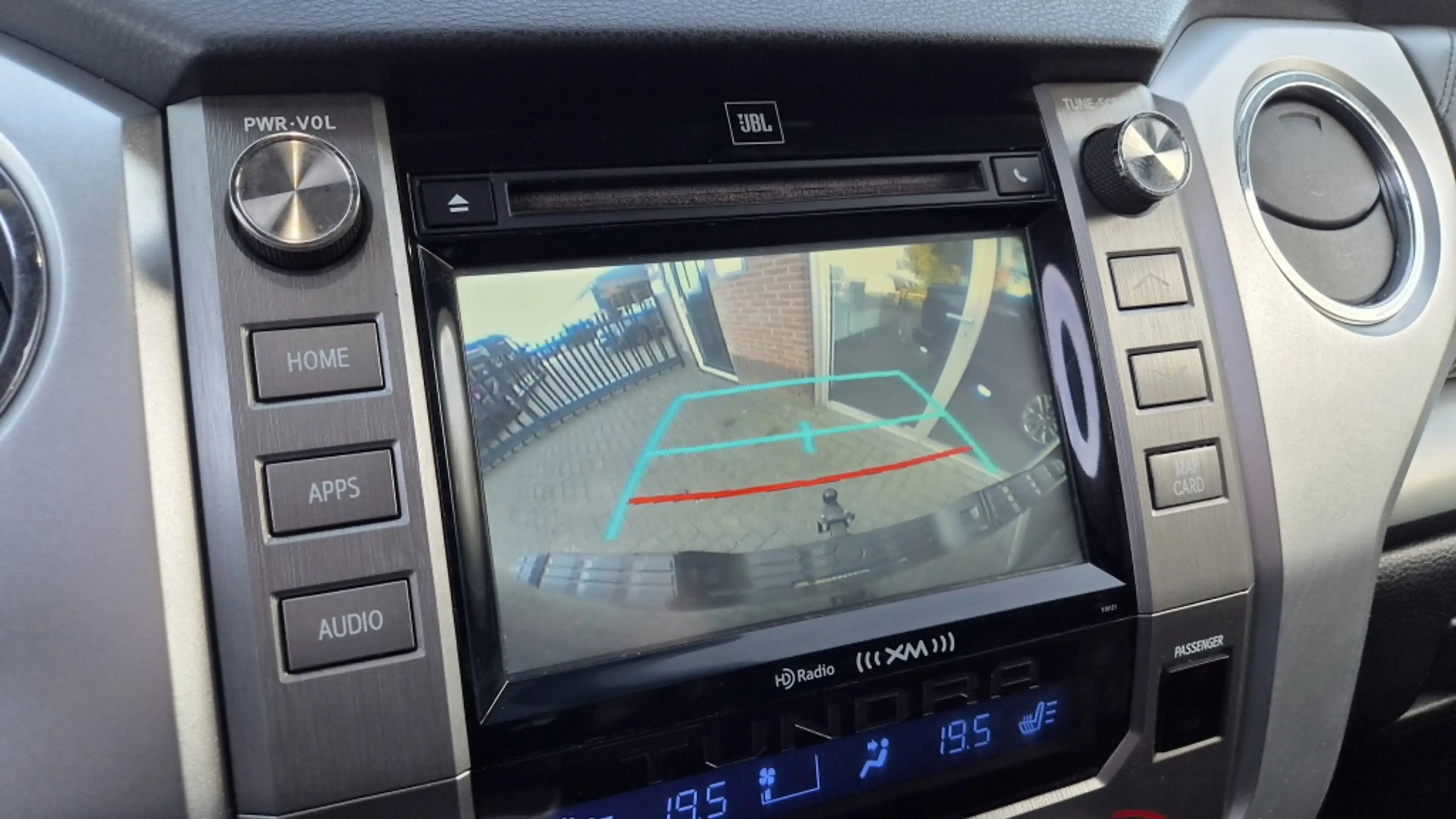 Toyota Tundra 5.7 V8 CrewMax Platinum 4x4, Newst, Vol, JBL, — photo 13