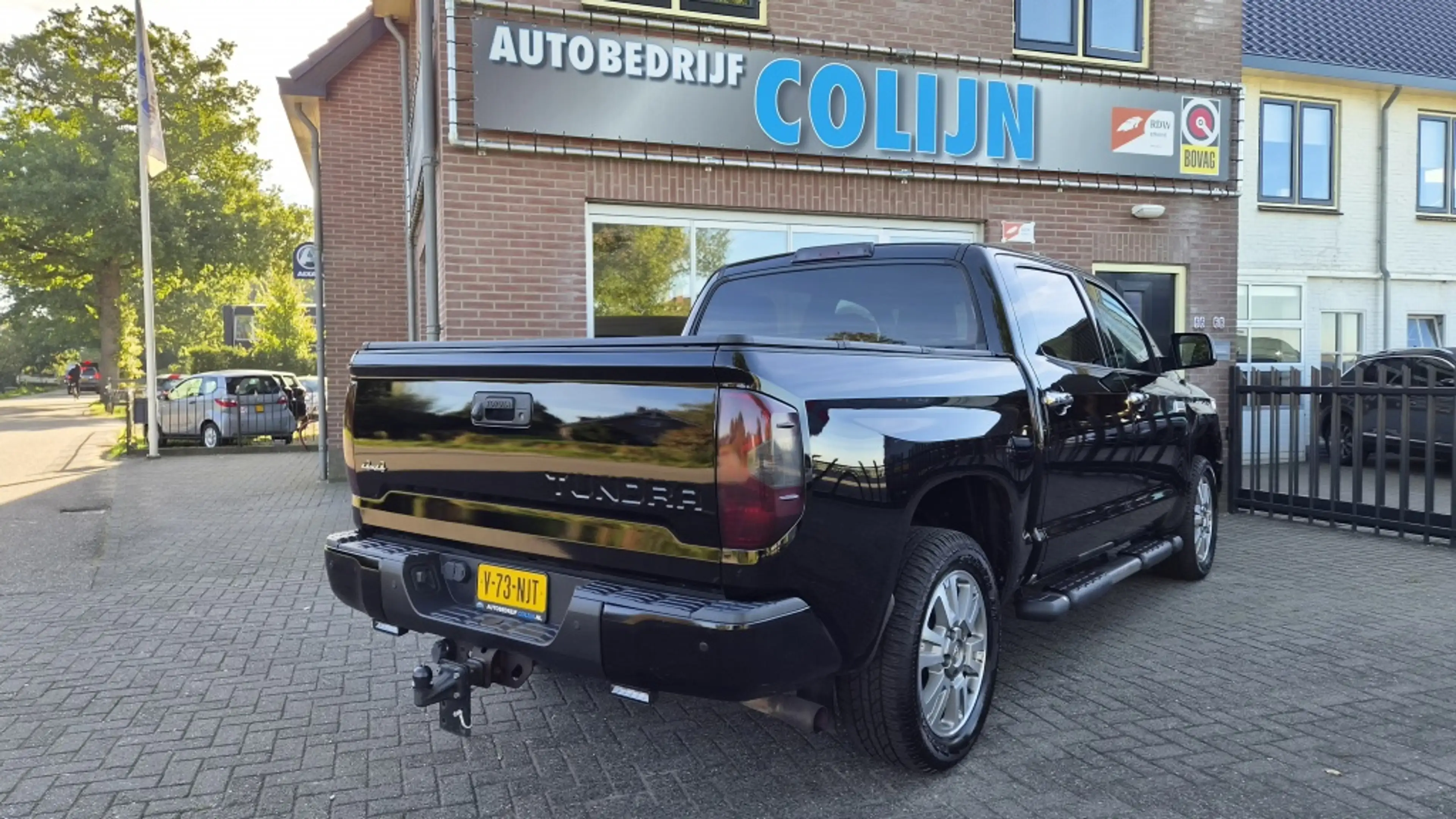 Toyota Tundra 5.7 V8 CrewMax Platinum 4x4, Newst, Vol, JBL, — photo 2