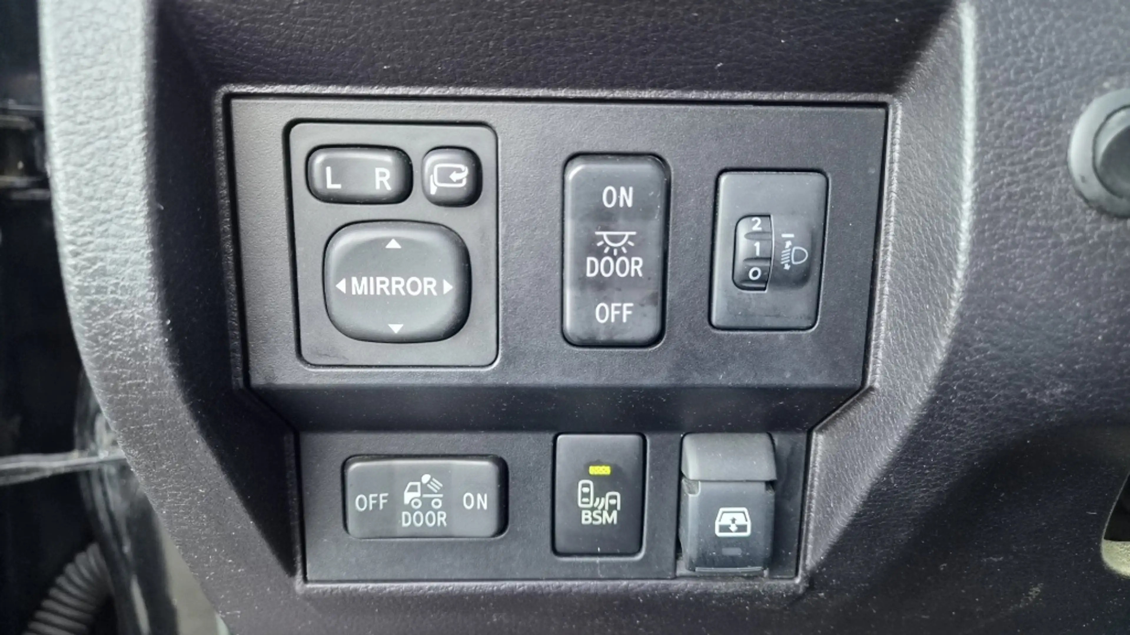 Toyota Tundra 5.7 V8 CrewMax Platinum 4x4, Newst, Vol, JBL, — photo 26