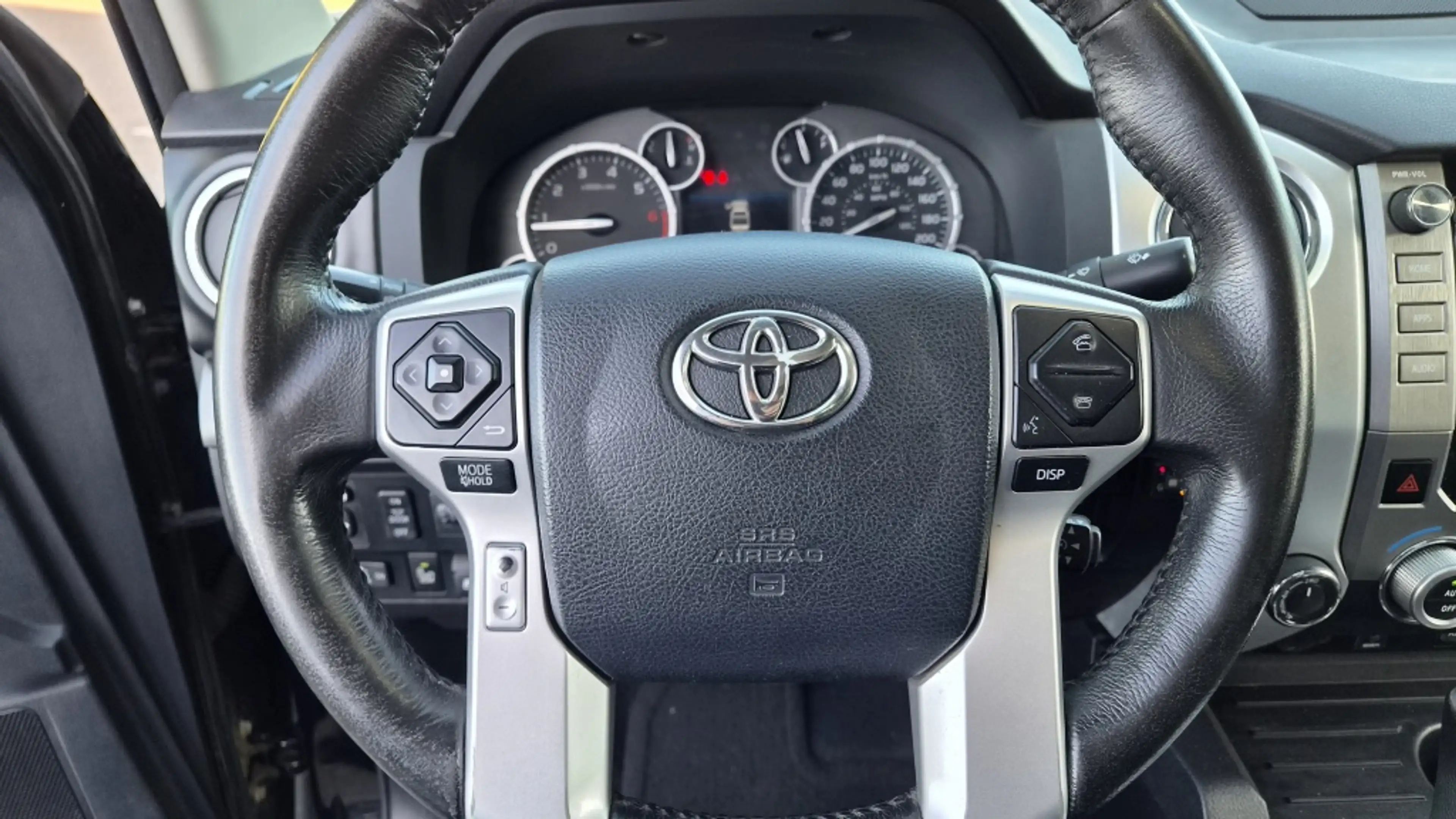Toyota Tundra 5.7 V8 CrewMax Platinum 4x4, Newst, Vol, JBL, — photo 28